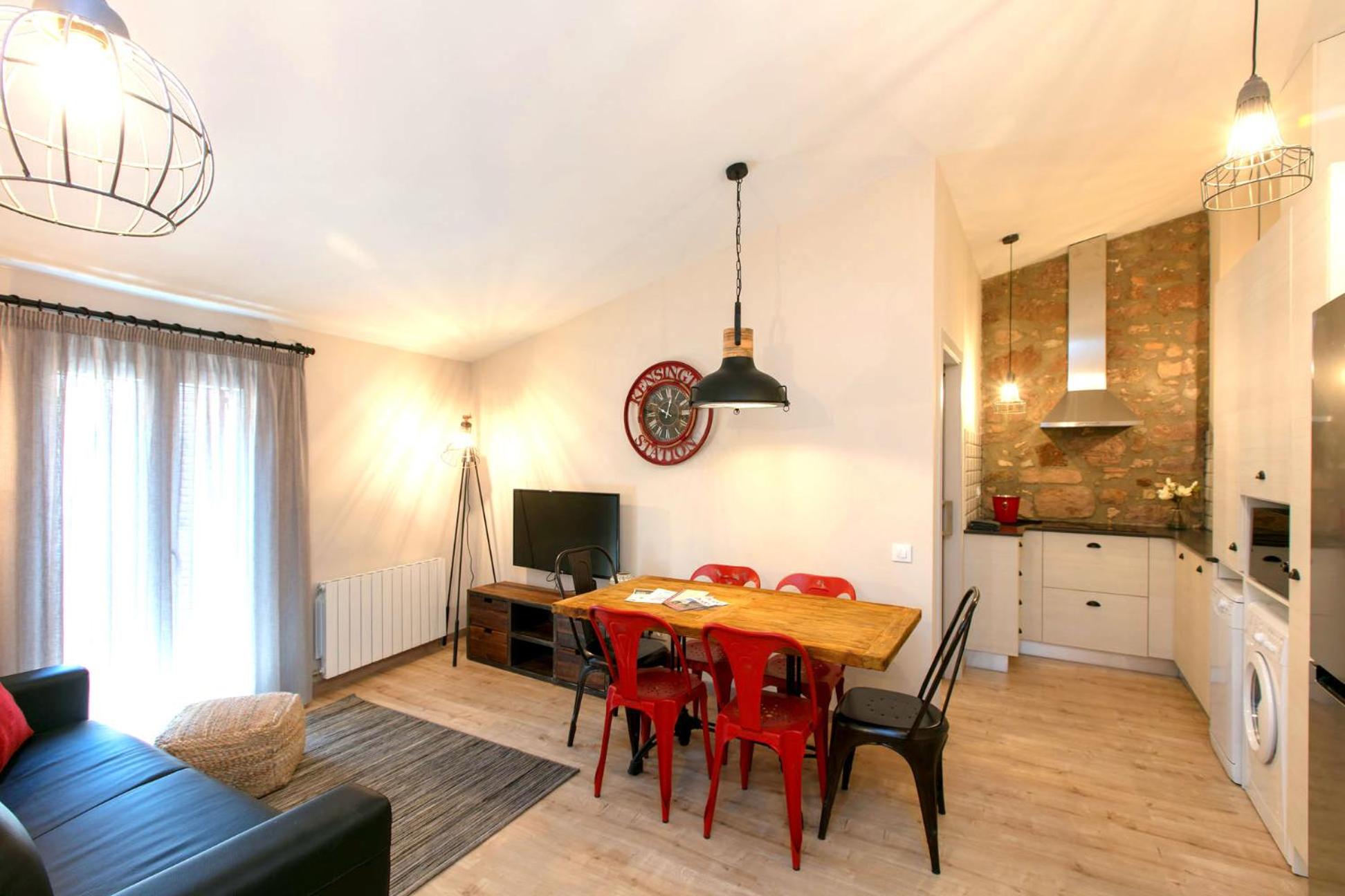 Two-Bedroom Apartment - Photo 4