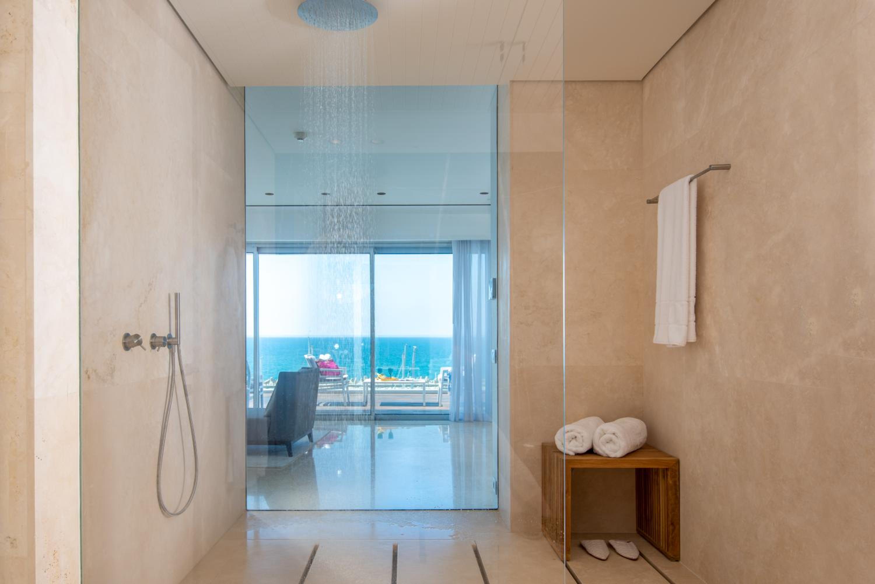 Presidential Suite thumbnail 6