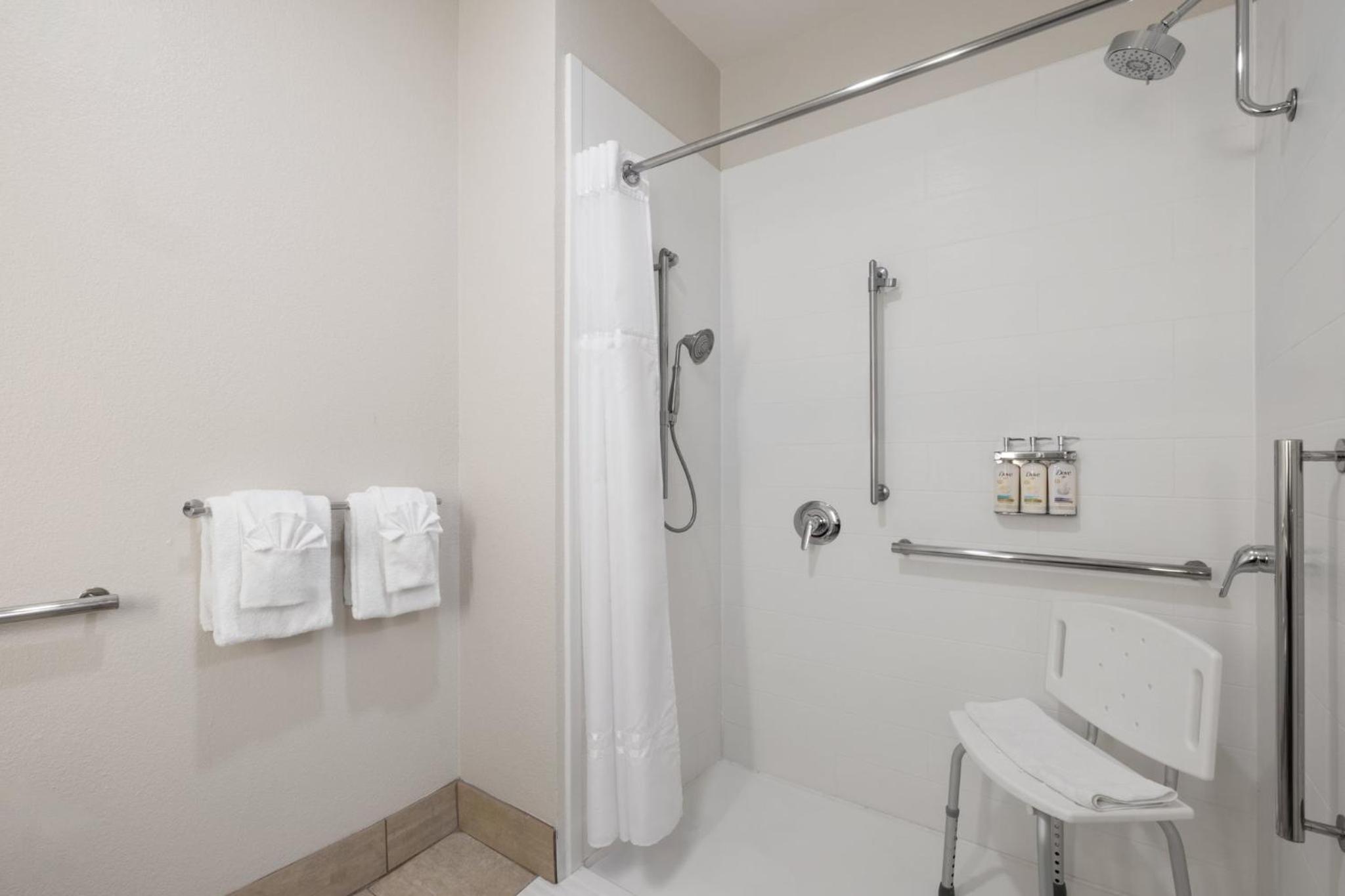 Twin Room with Wheelchair Accessible Roll In Shower - Non-Smoking