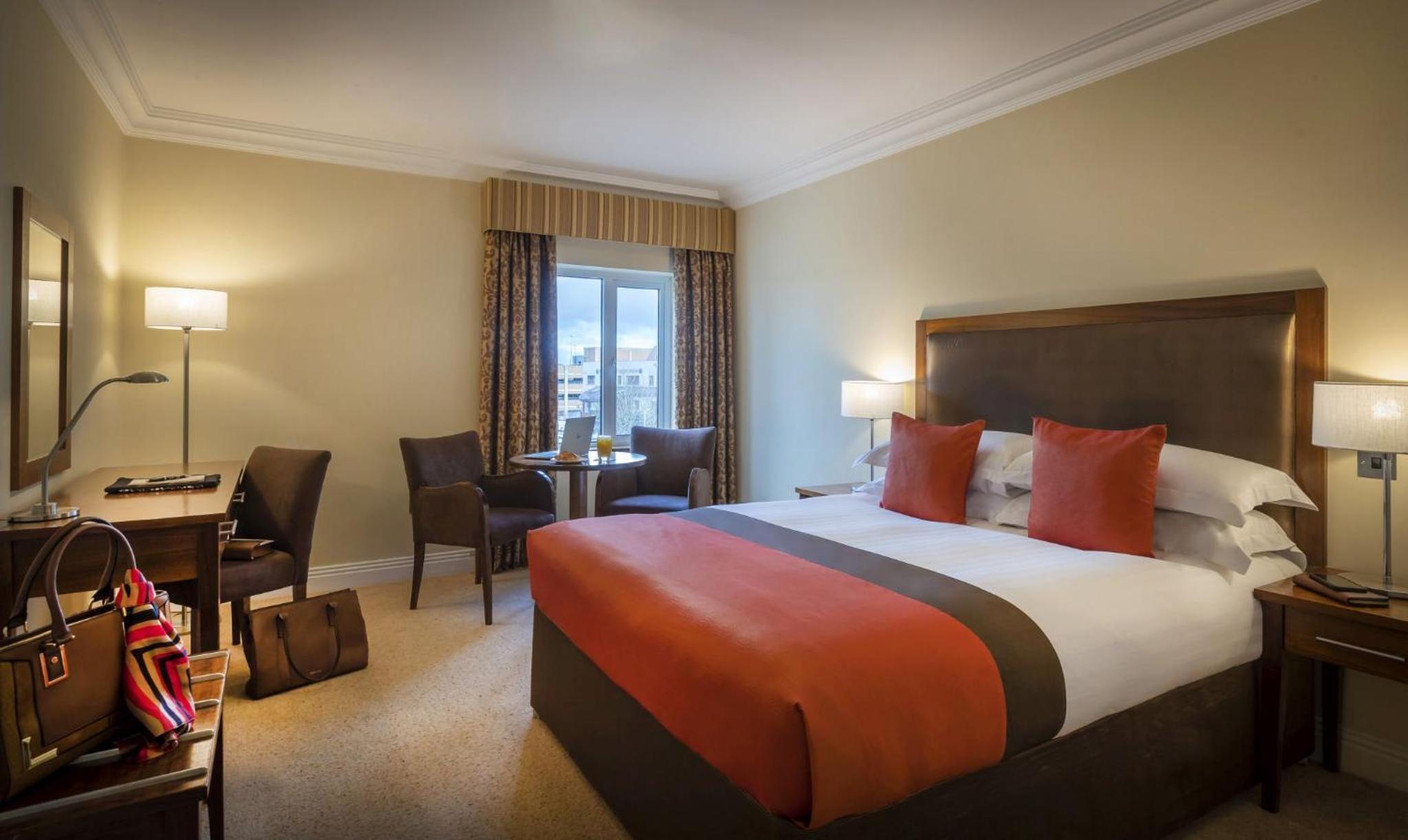 Executive Room - Photo 1