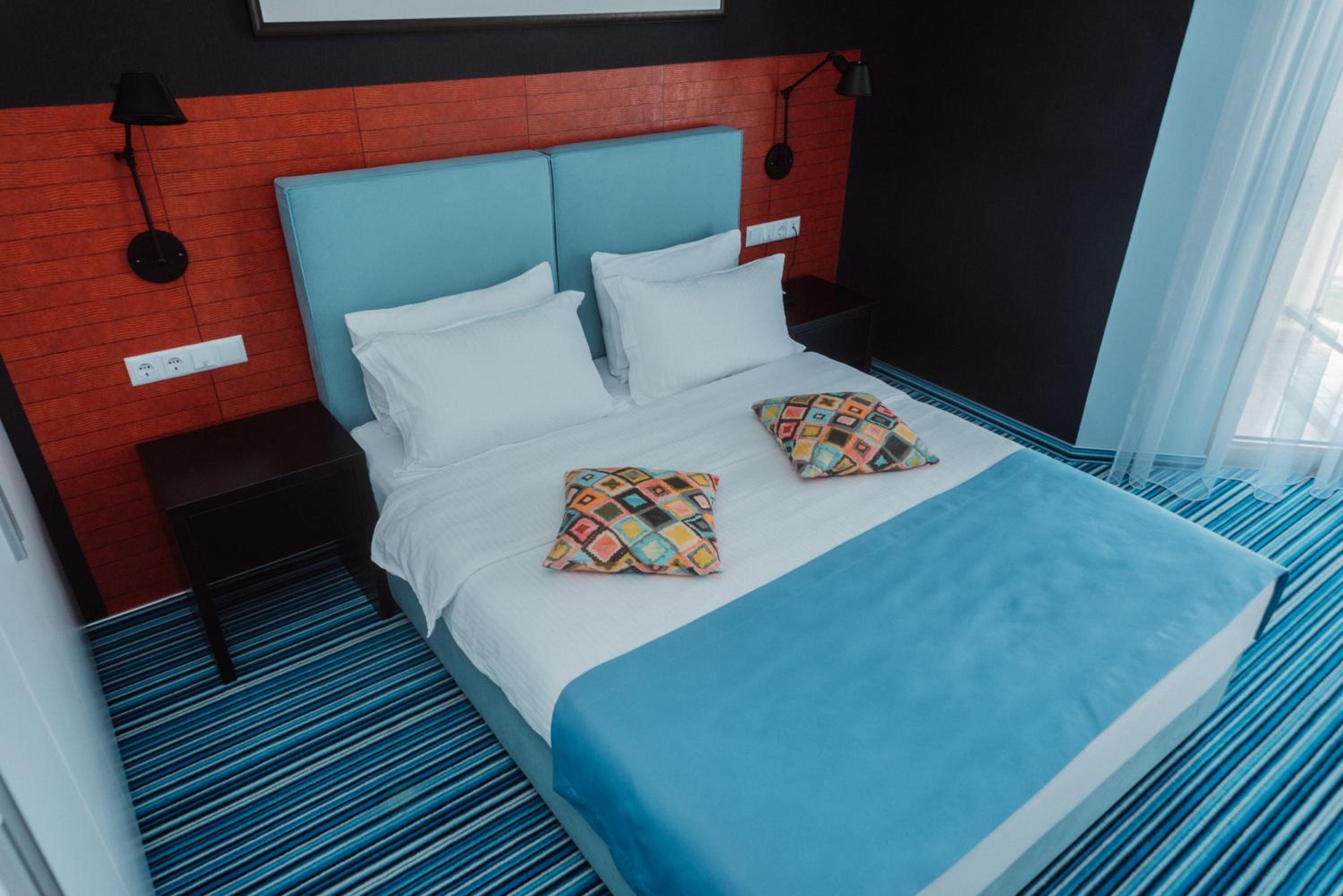 Classic Double Room with Balcony - Photo 31