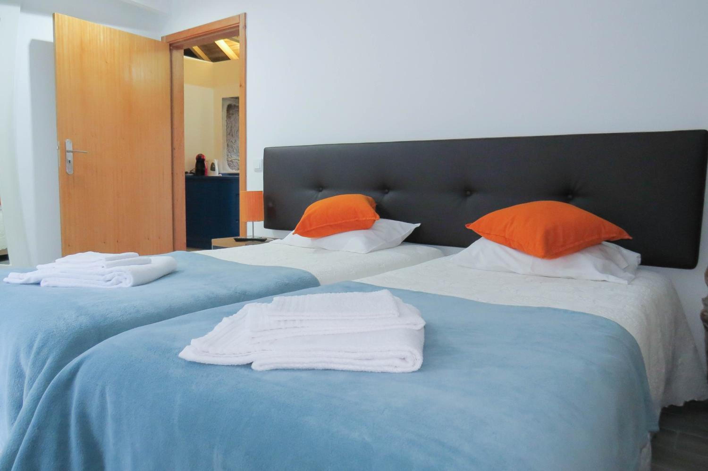 Two-Bedroom House - Photo 3