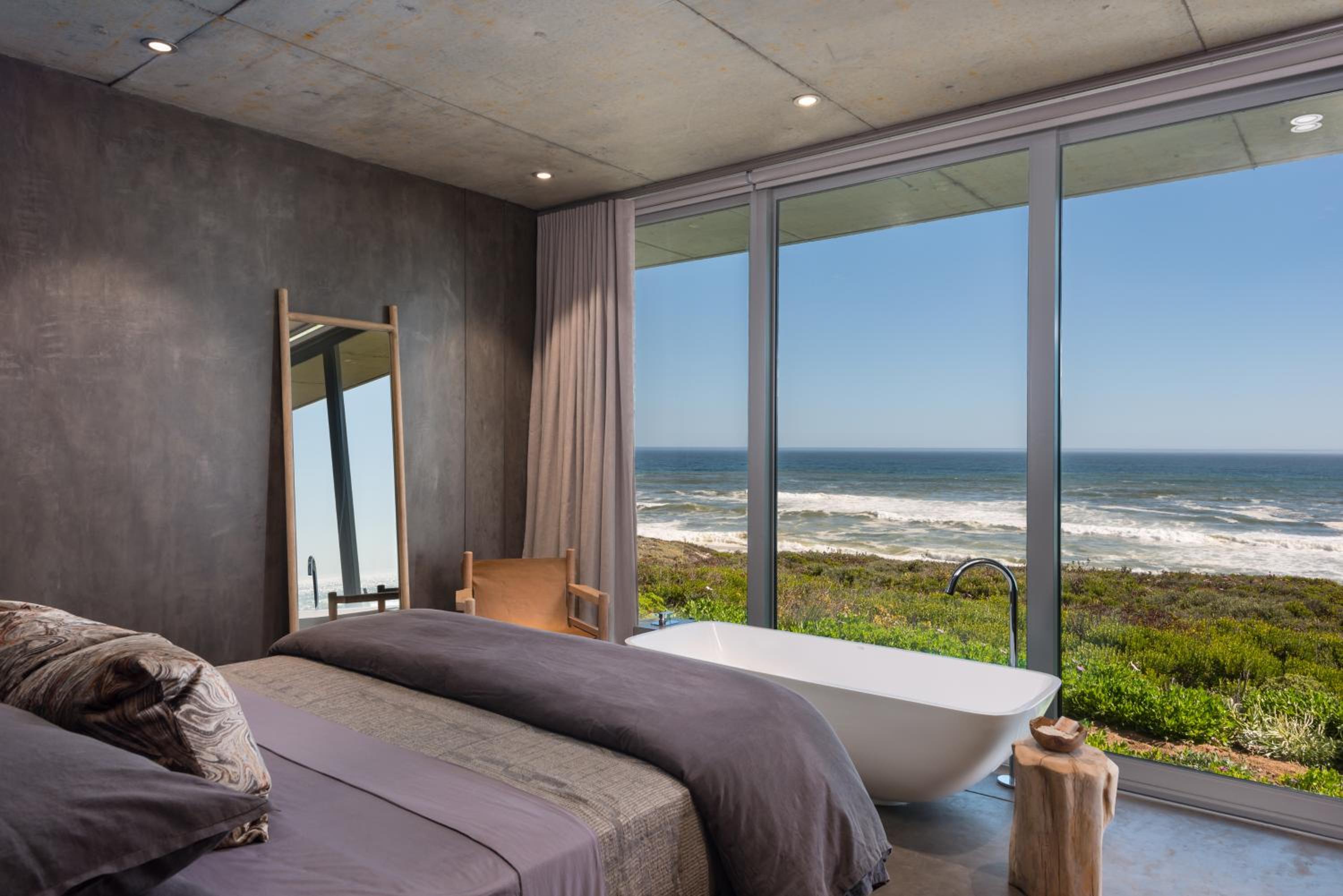 One-Bedroom Suite With Sea View