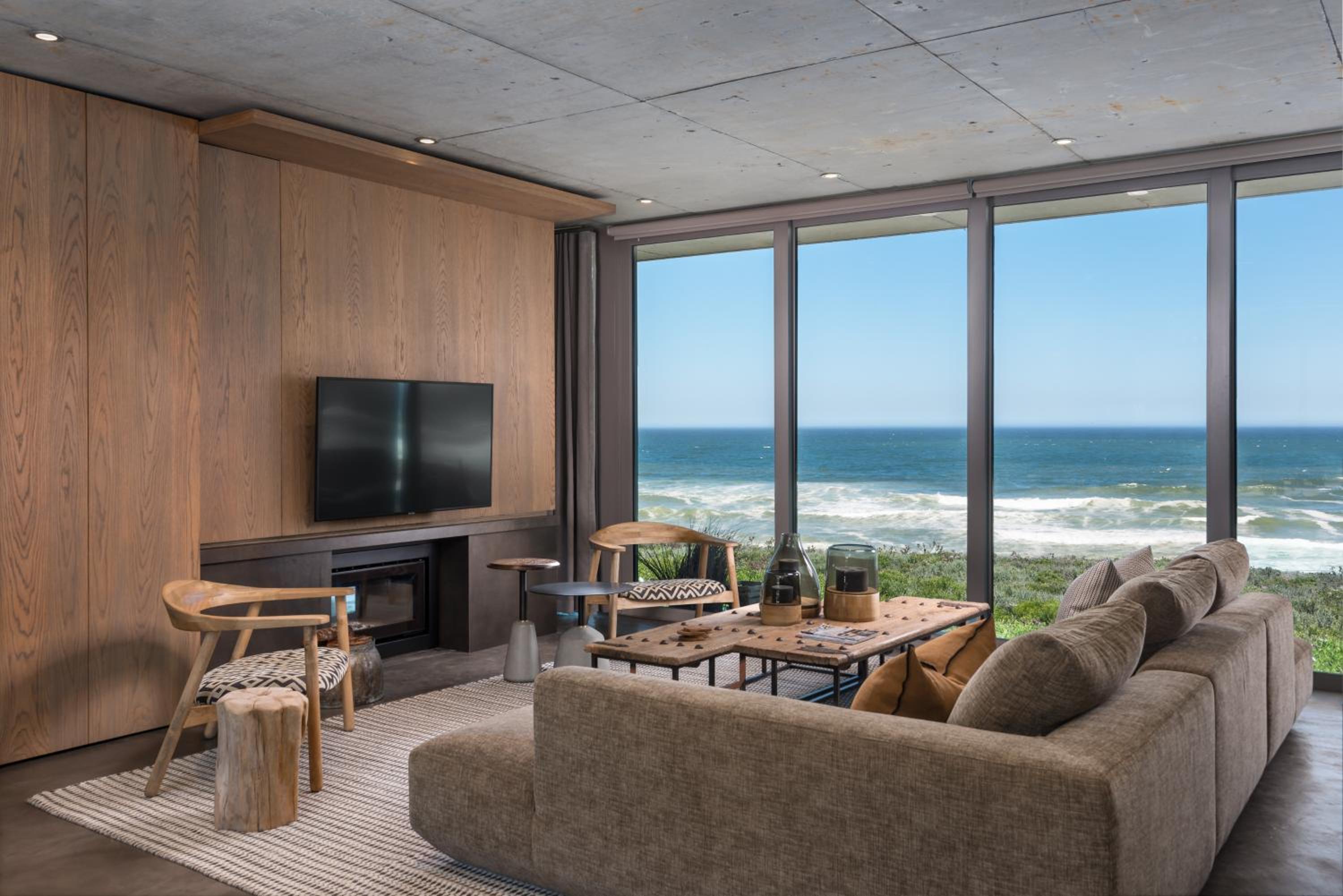 One-Bedroom Suite With Sea View photo 2
