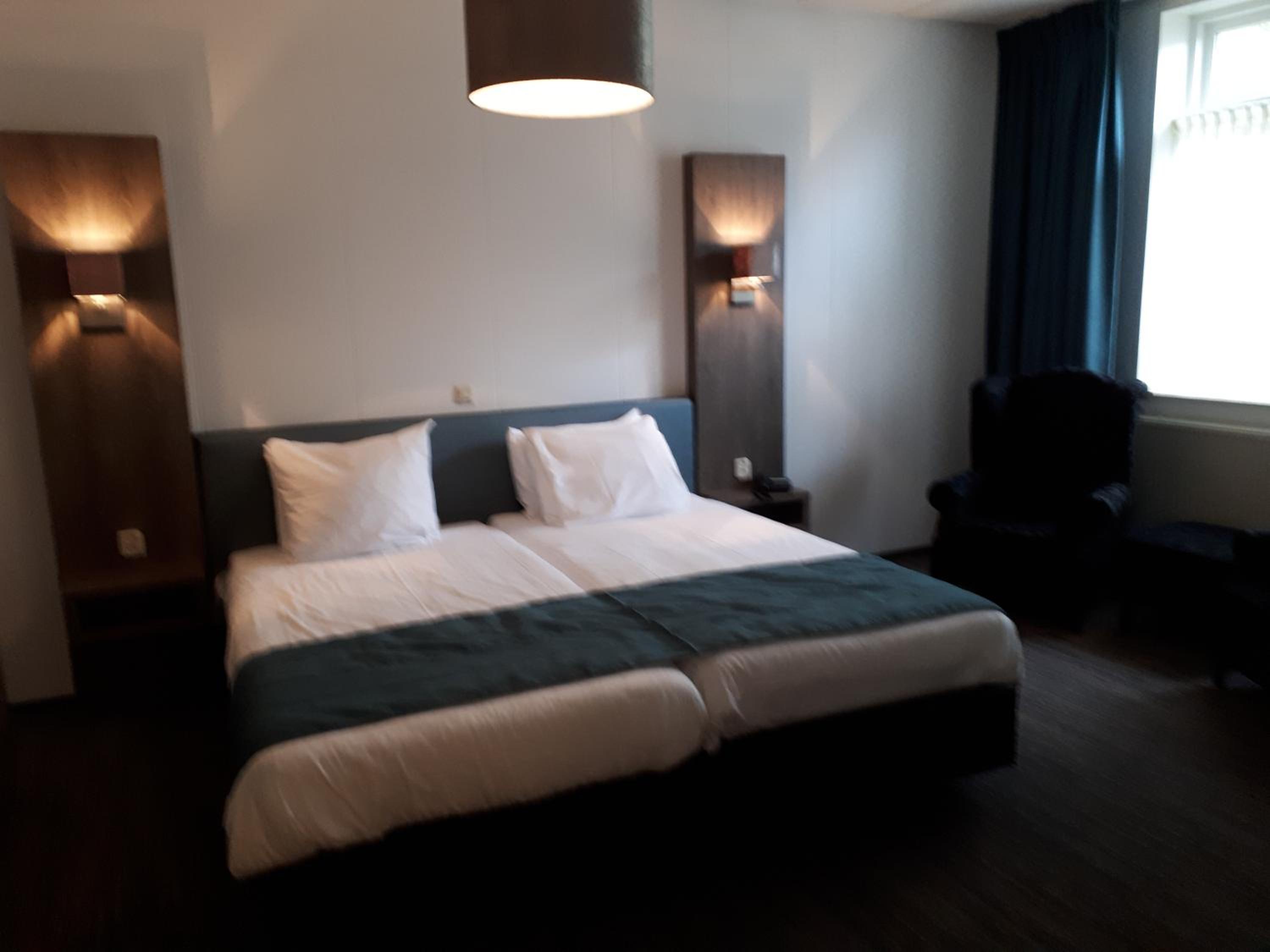 Twin Room with Bath photo 2