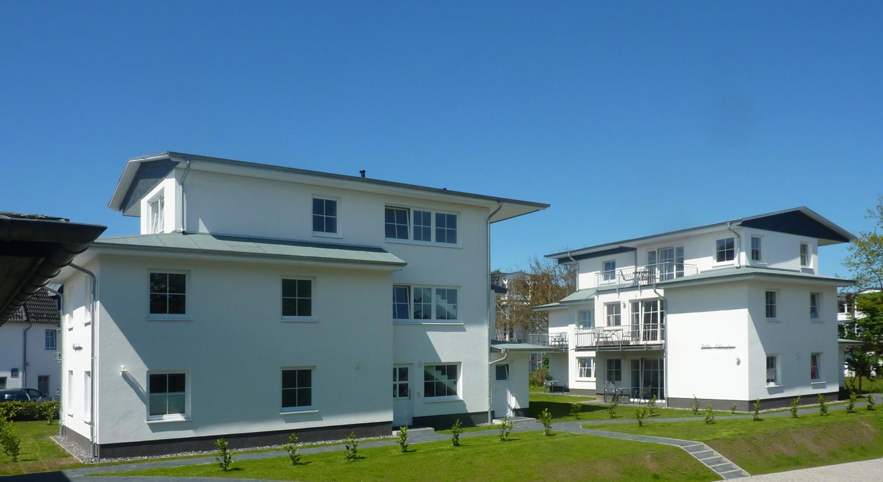 Two-Bedroom Apartment with Balcony or Terrace photo 3