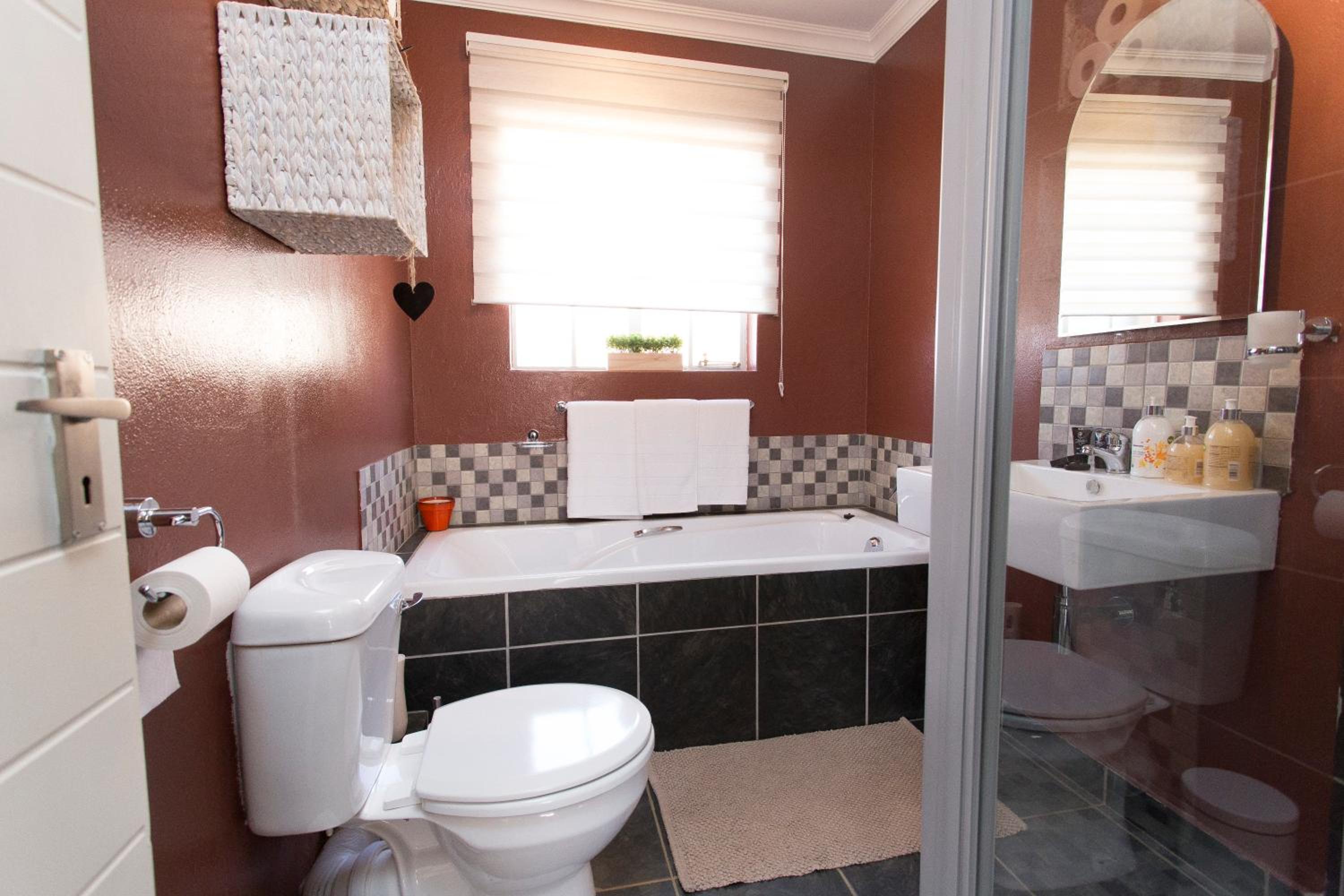Queen Suite photo 2