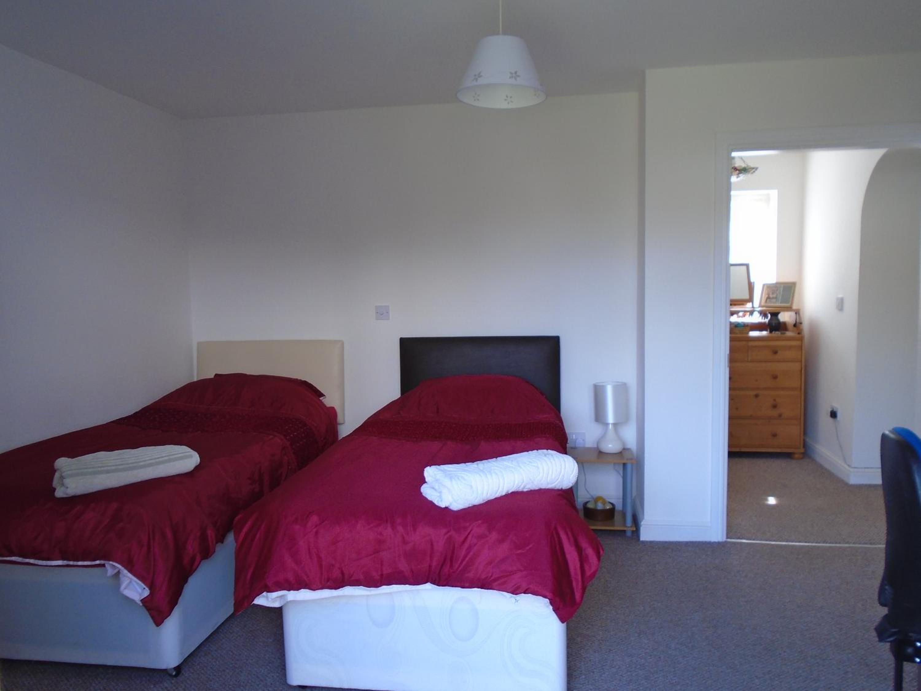 Twin Room with Private Bathroom