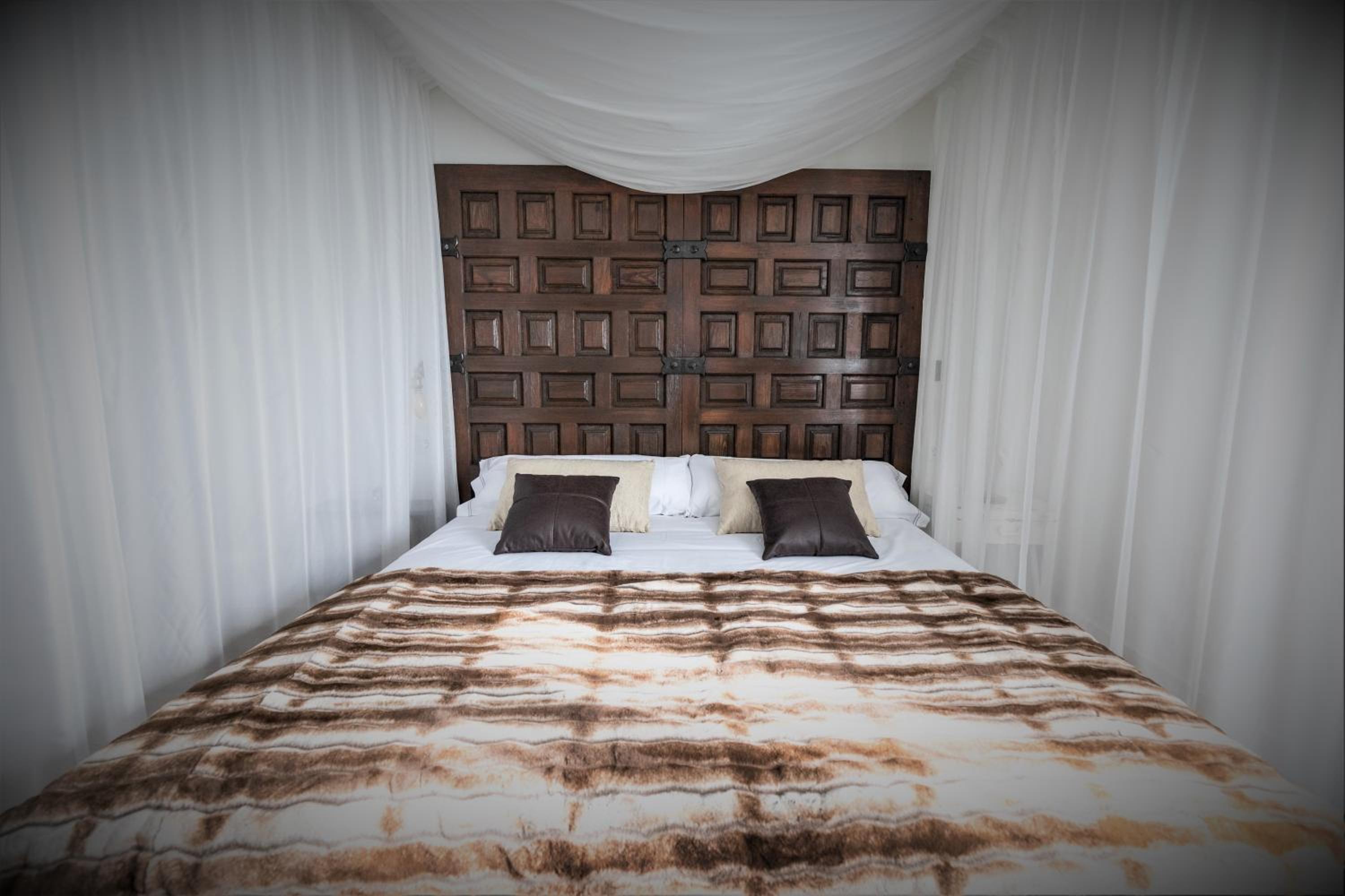 Deluxe Suite - Photo 7