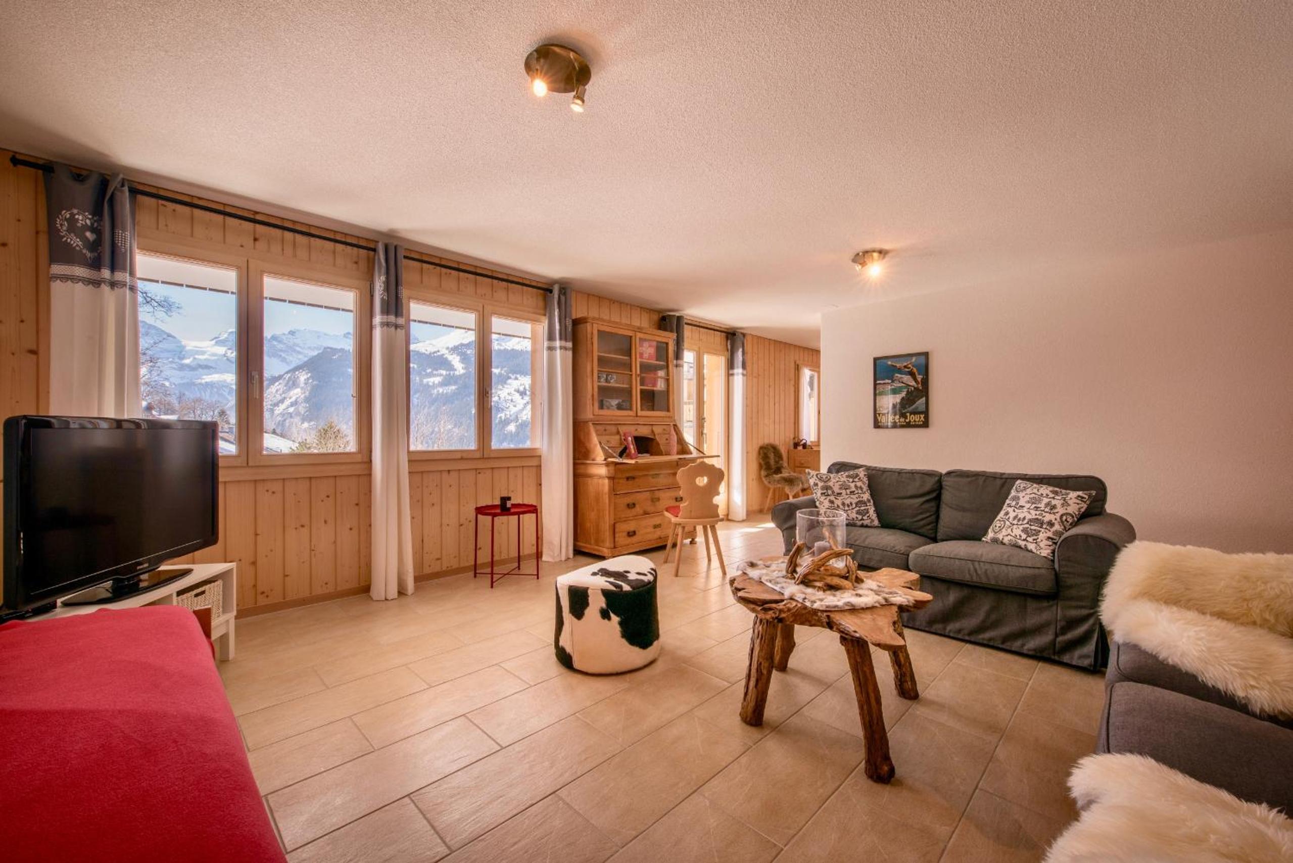 Apartment with Mountain View photo 1