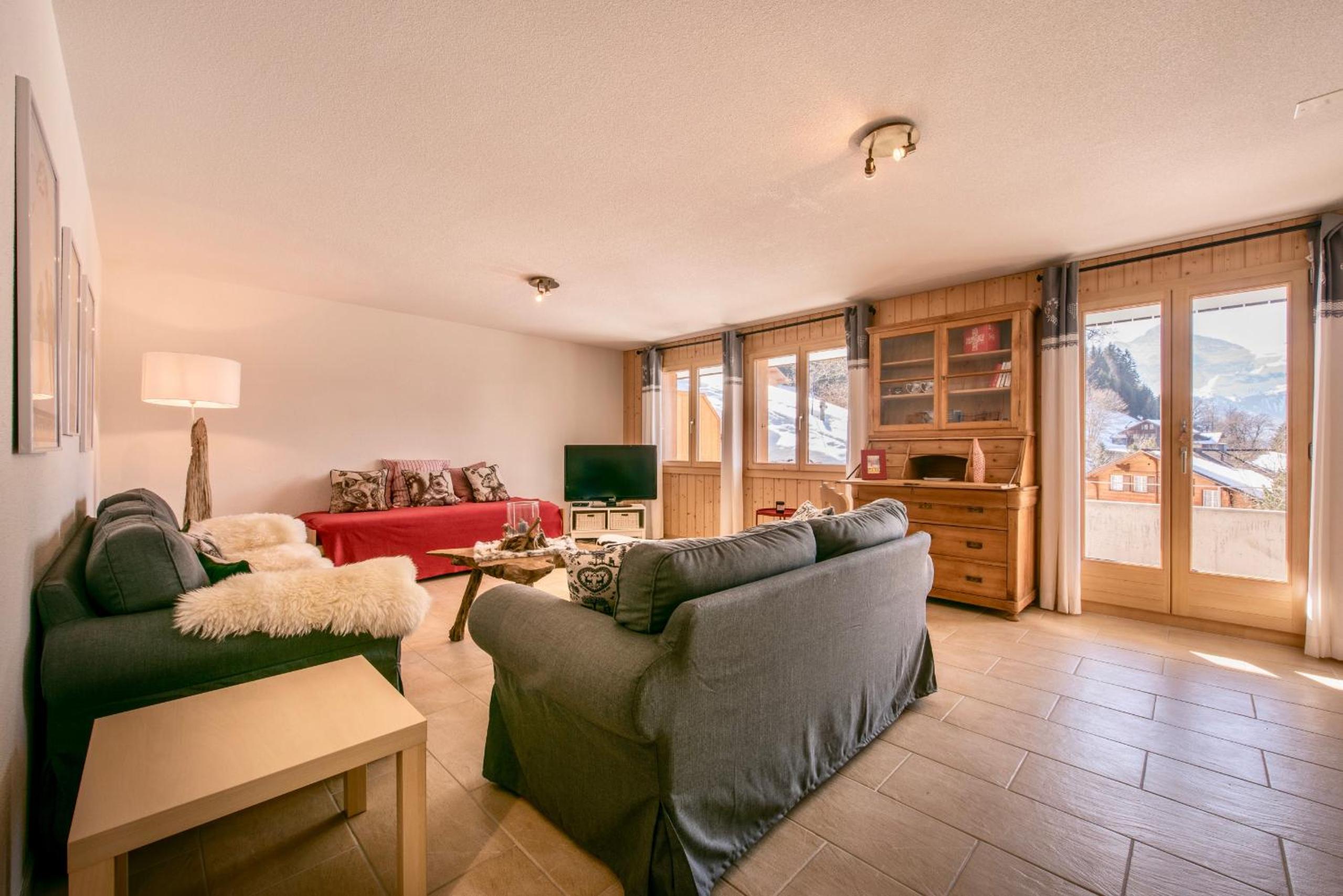 Apartment with Mountain View photo 3
