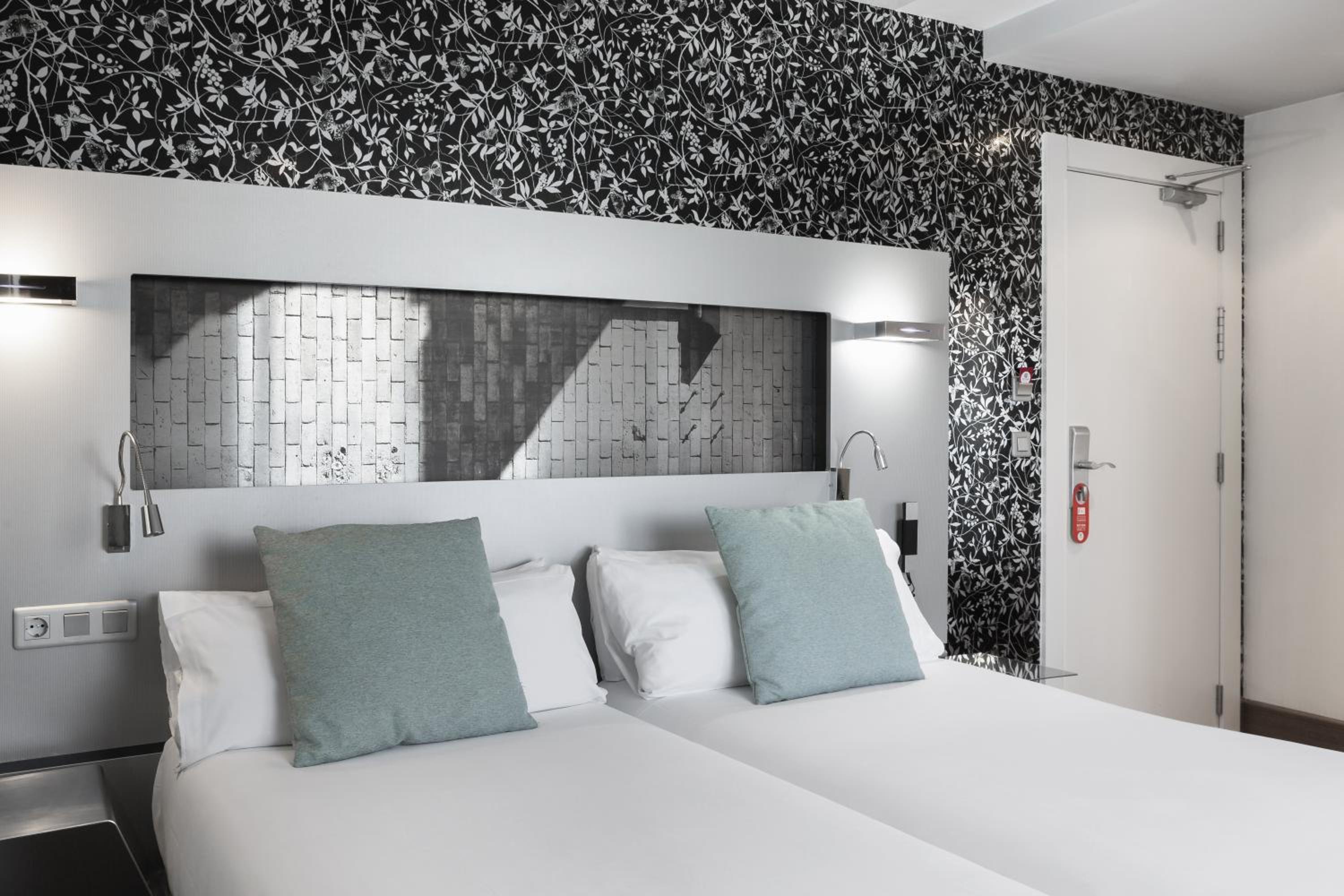 Double Room with Terrace - Photo 2