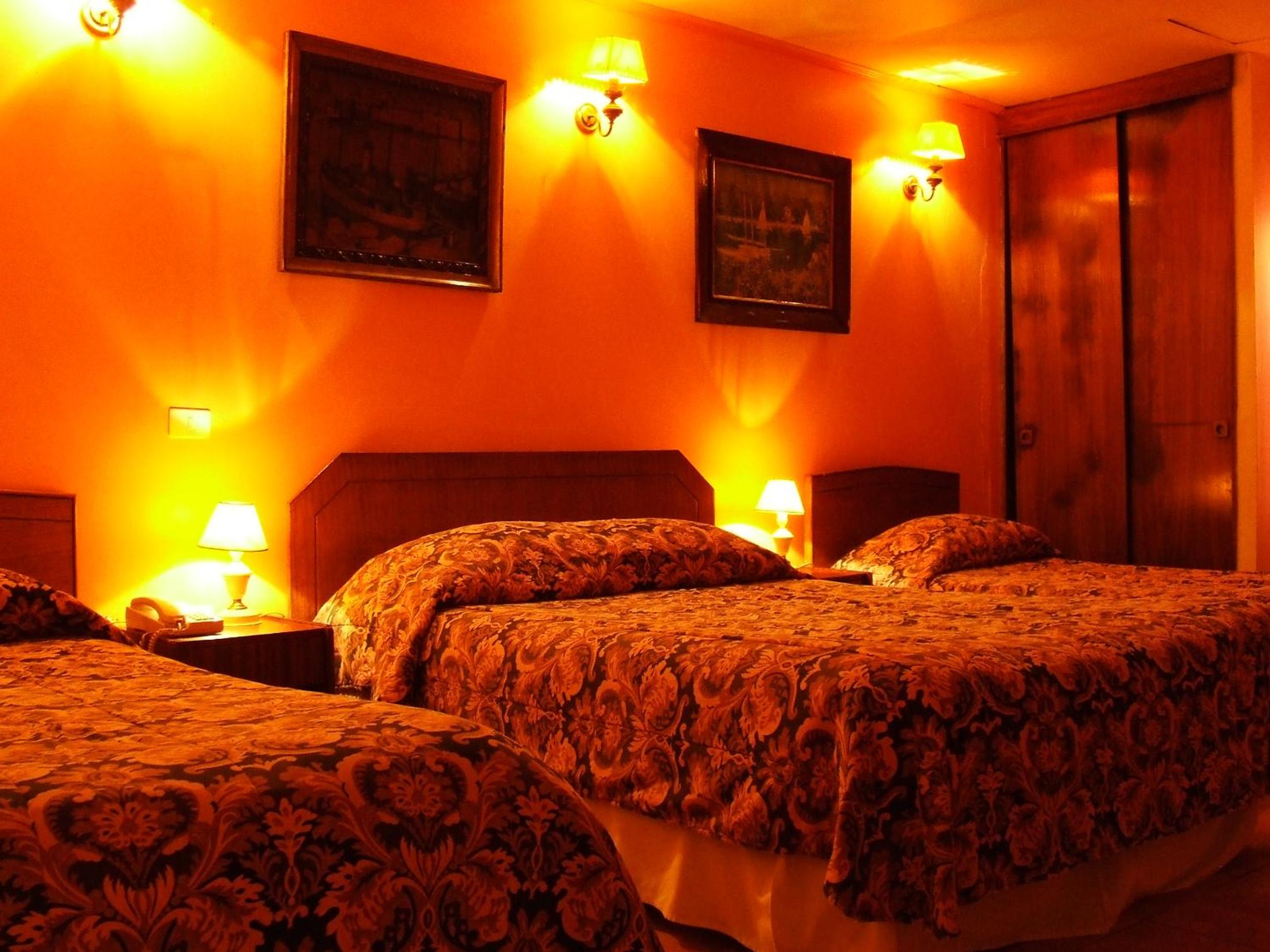 Quadruple Room with Private Bathroom photo 1