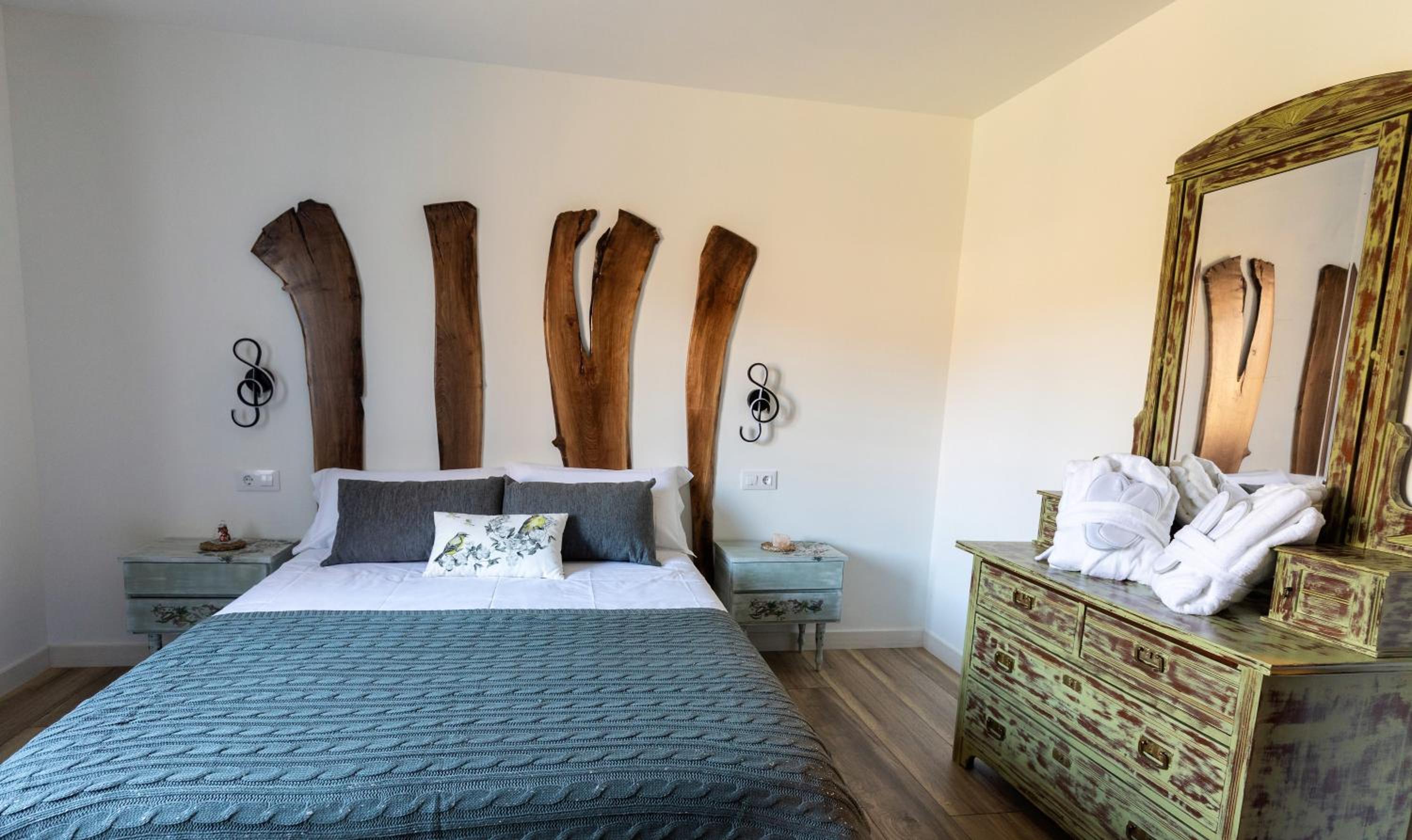 Double Room - Photo 8