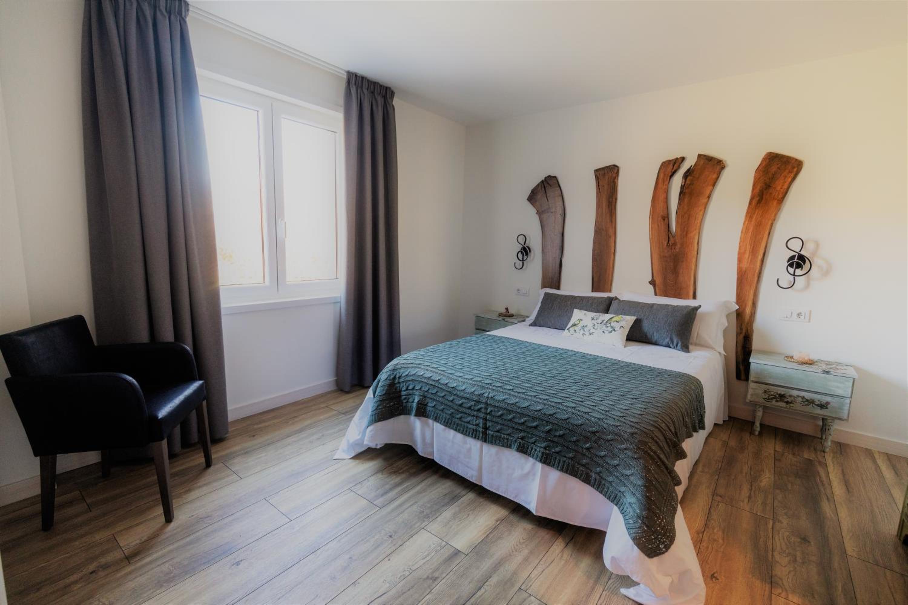 Double Room - Photo 7