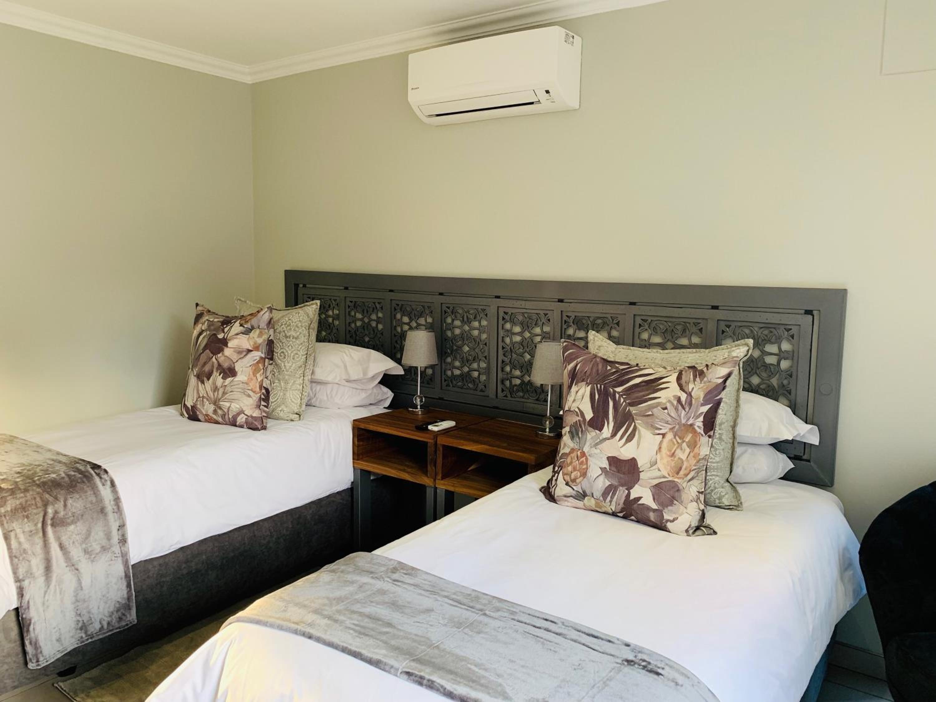 Deluxe Double or Twin Room - Photo 4