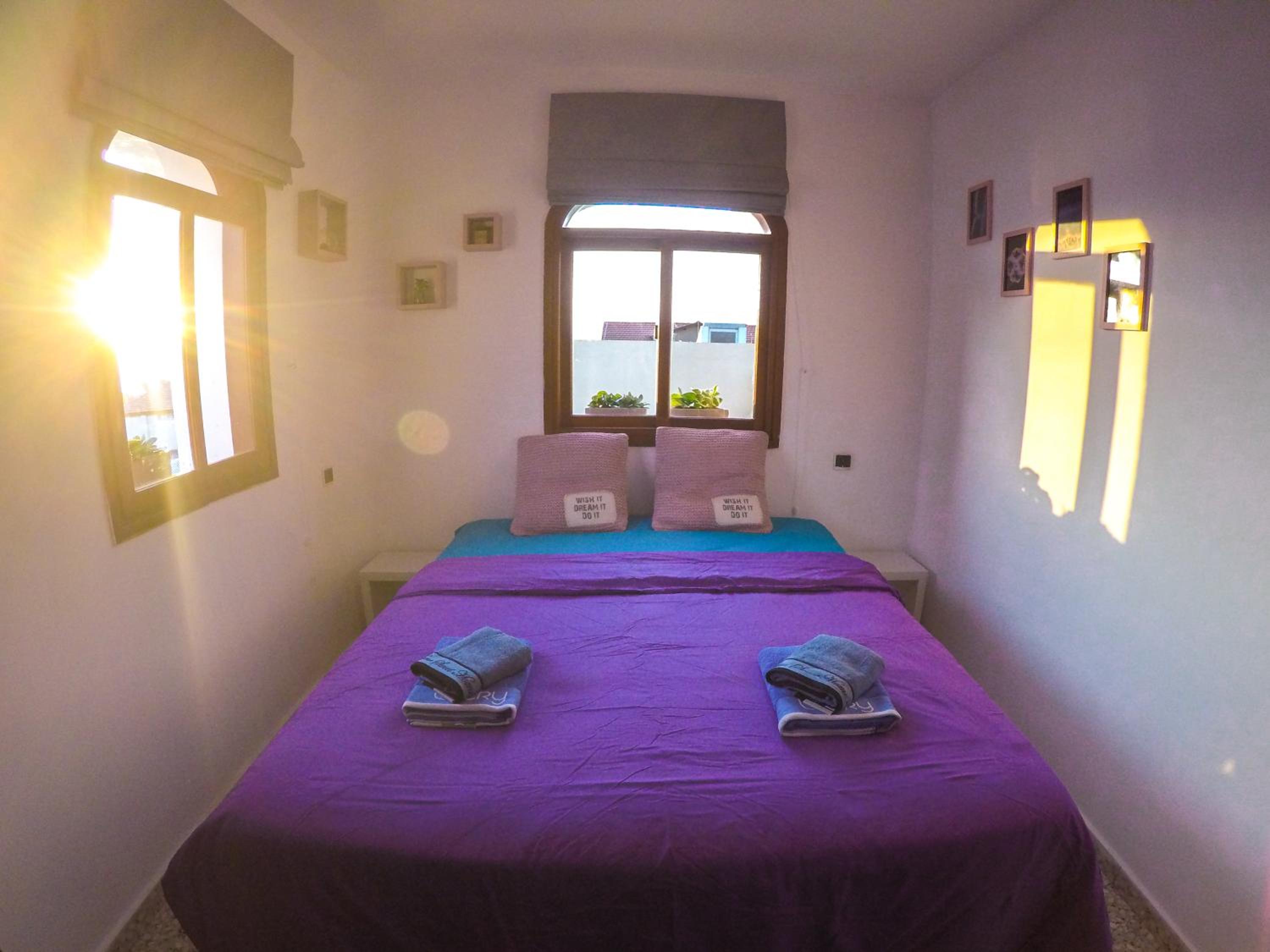 Double Room with Balcony and Sea View with shared bathroom photo 1