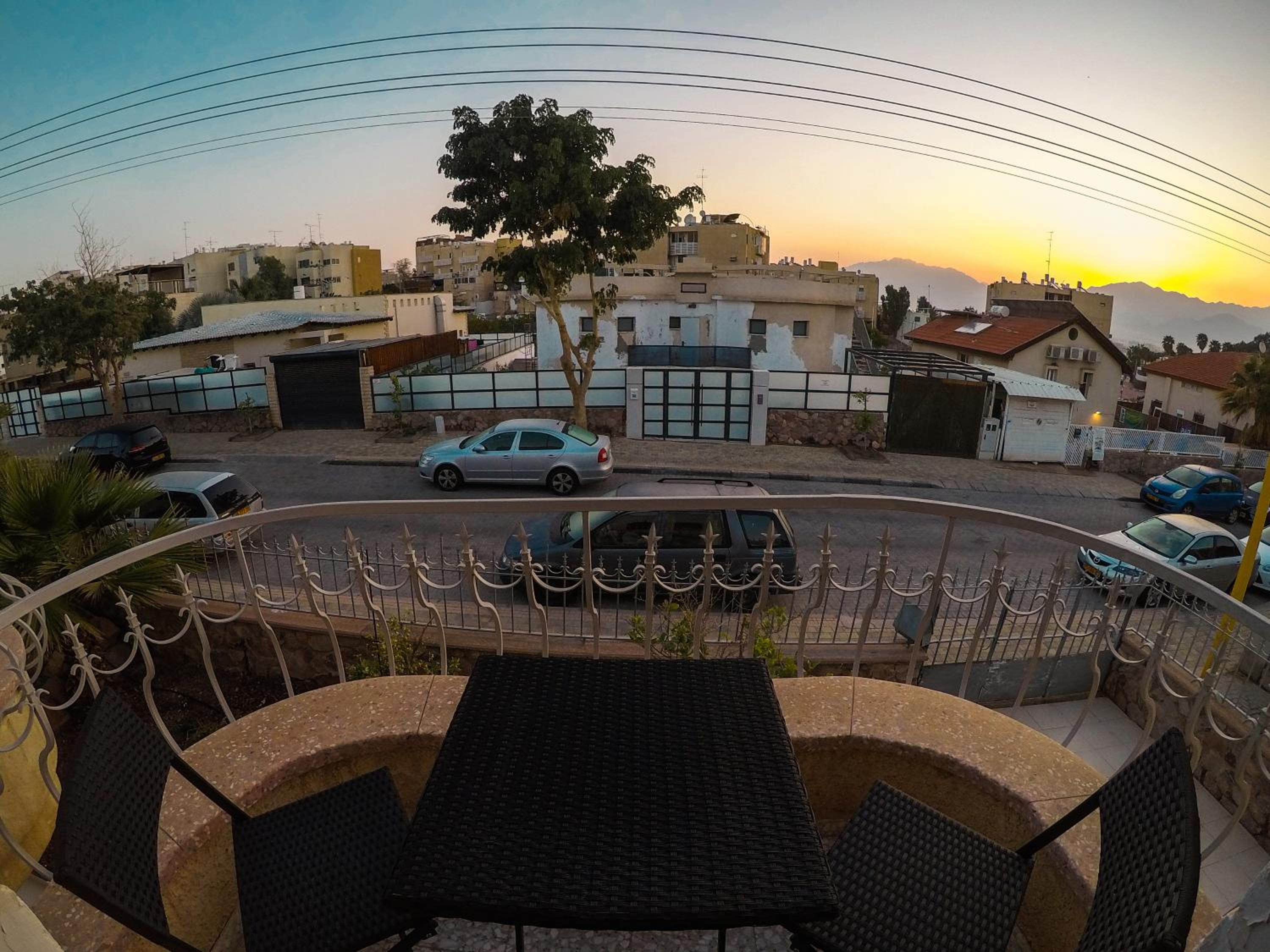 Double Room with Balcony and Sea View with shared bathroom photo 2