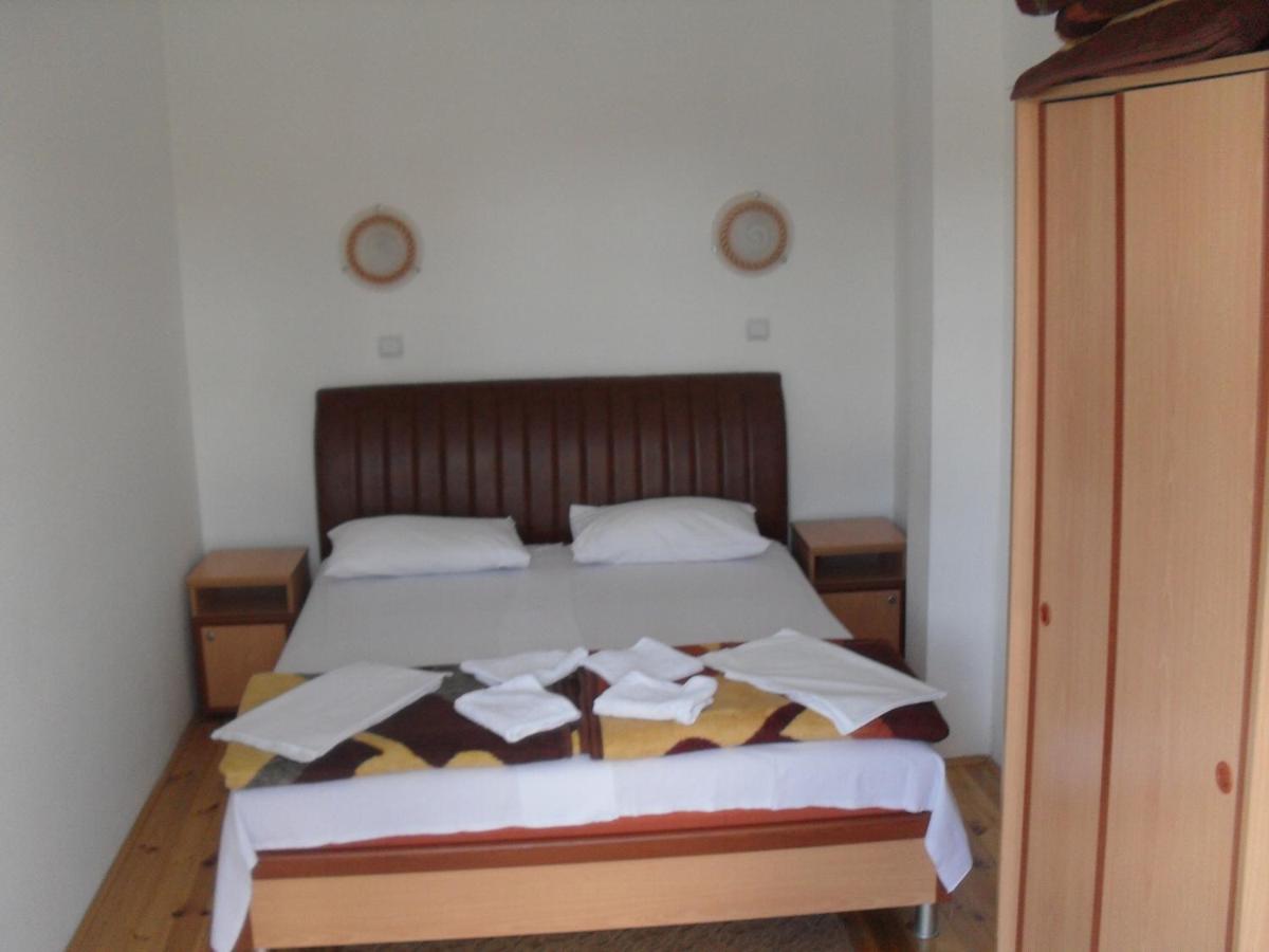 Studio with Balcony (1 Adult)