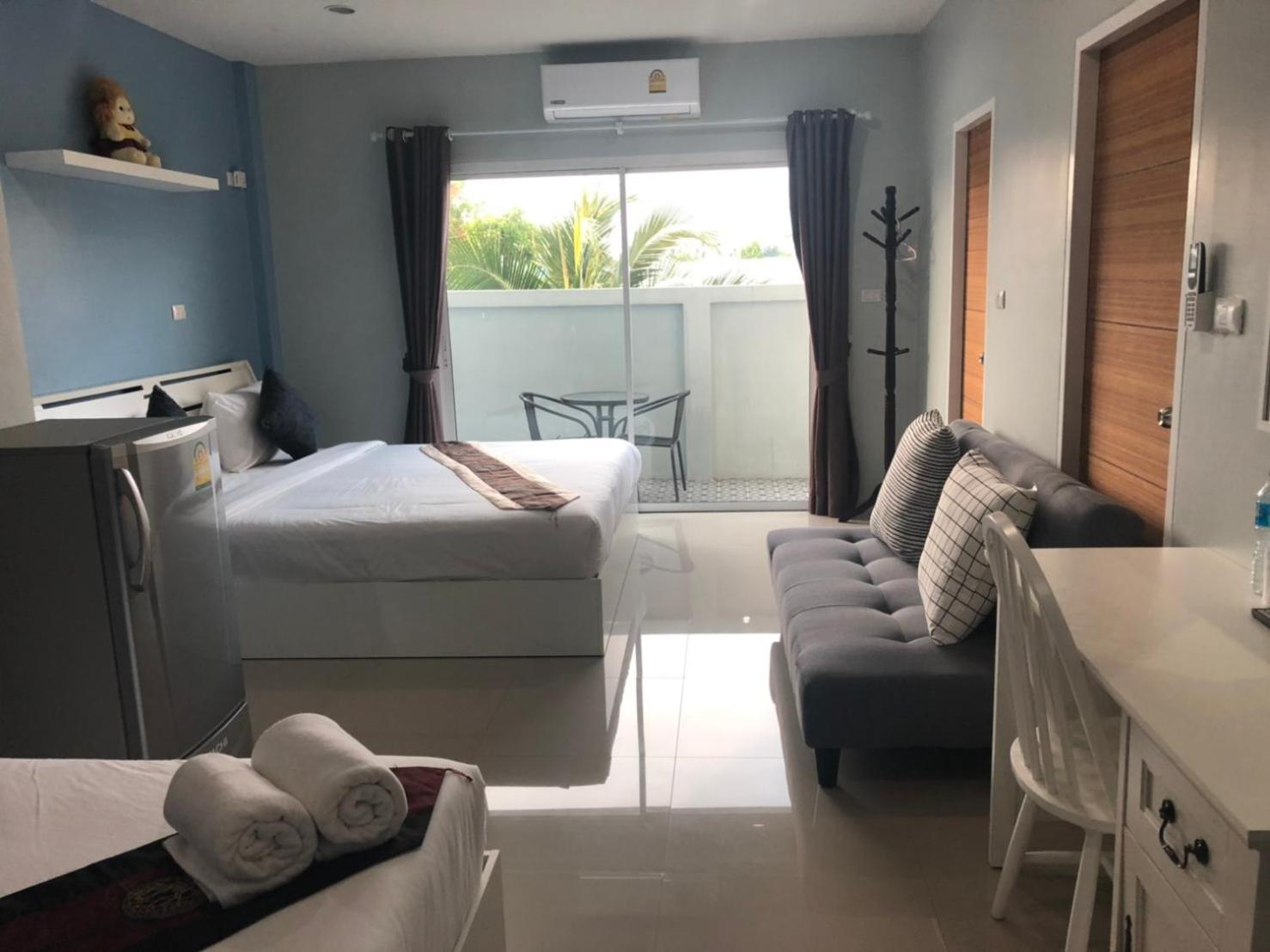 Quadruple Room with Private Bathroom photo 1