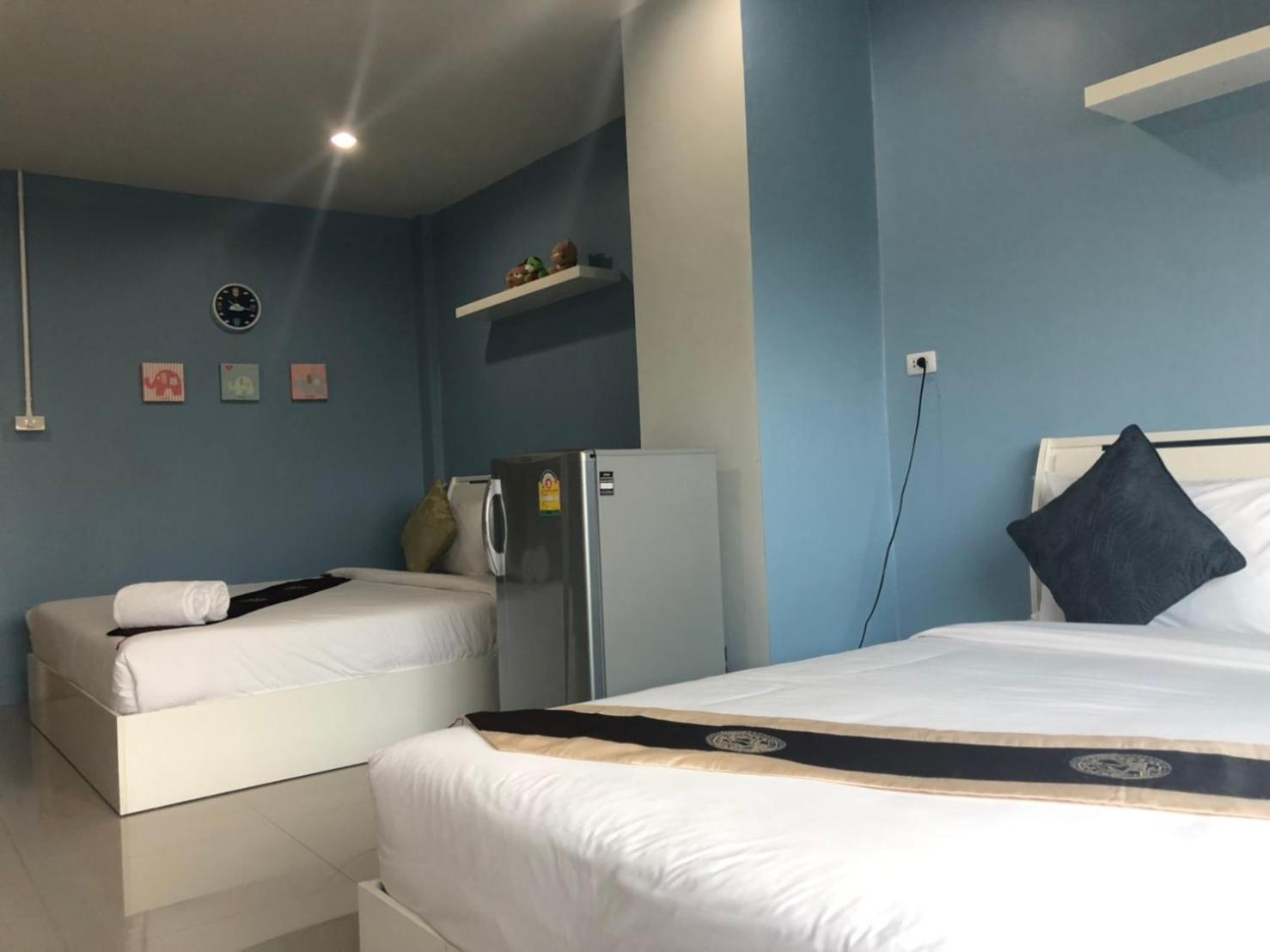 Quadruple Room with Private Bathroom photo 3