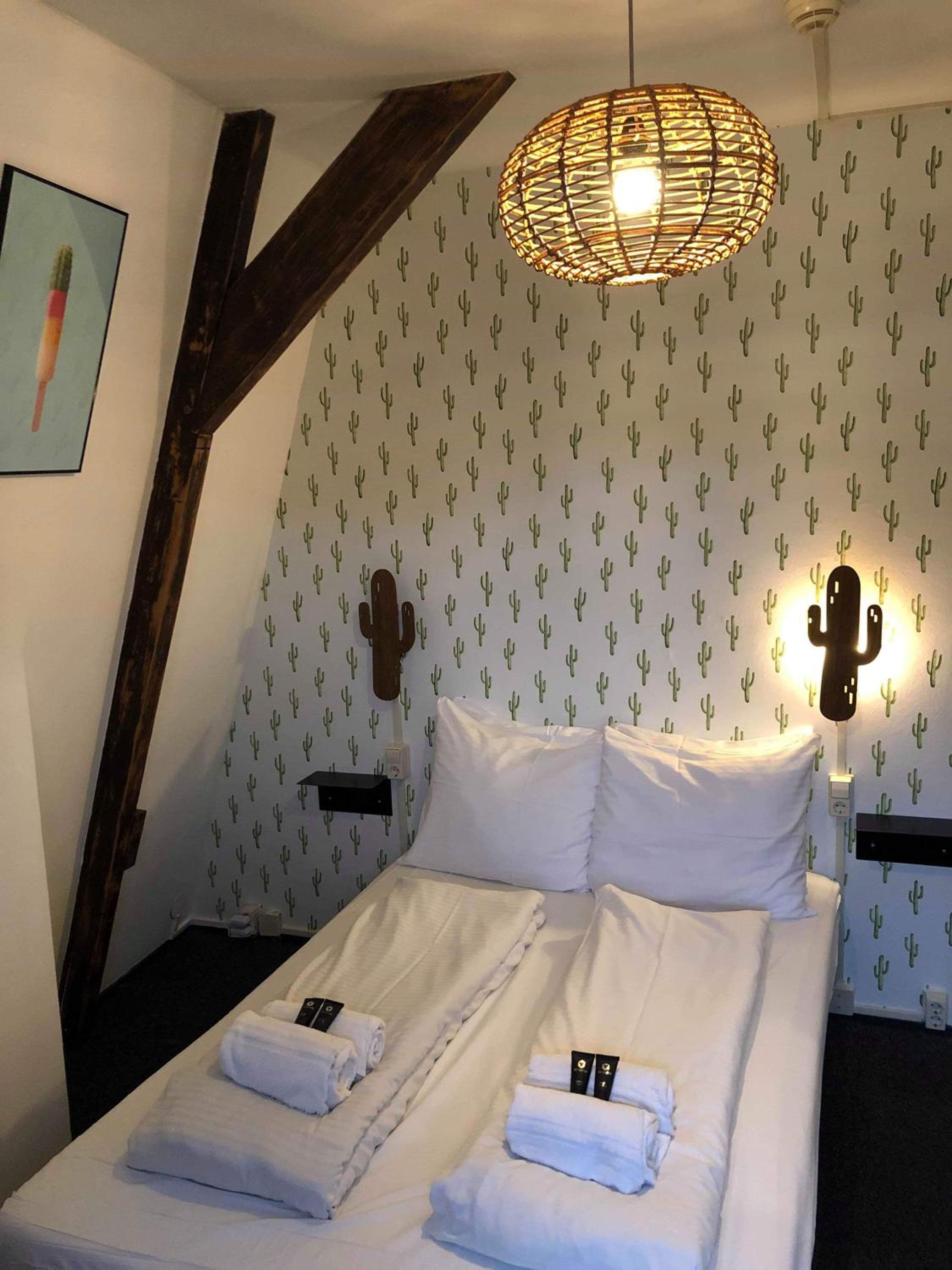 Single Room with Bathroom photo 1