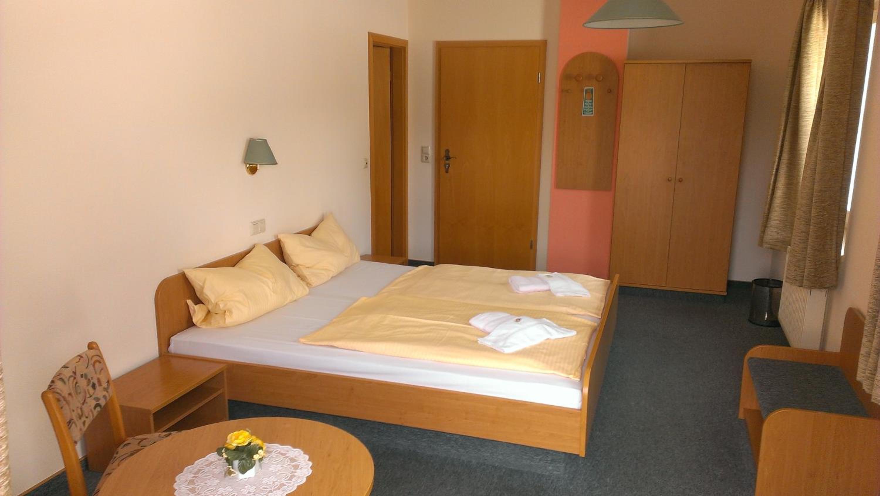 Double Room - Photo 6