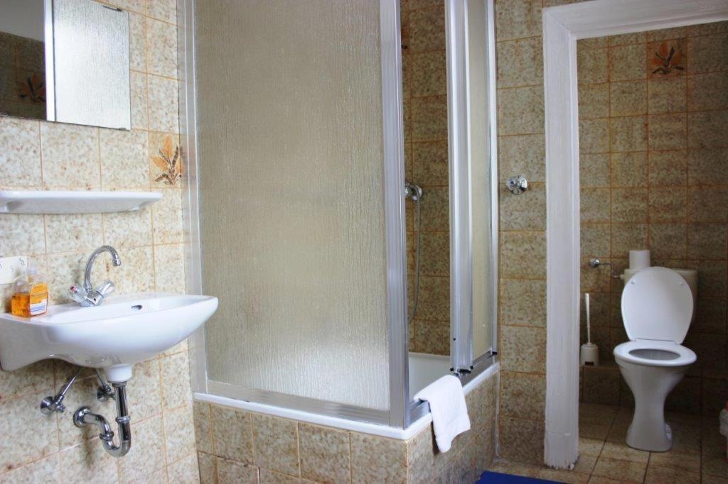 Double Room with Private External Bathroom photo 2