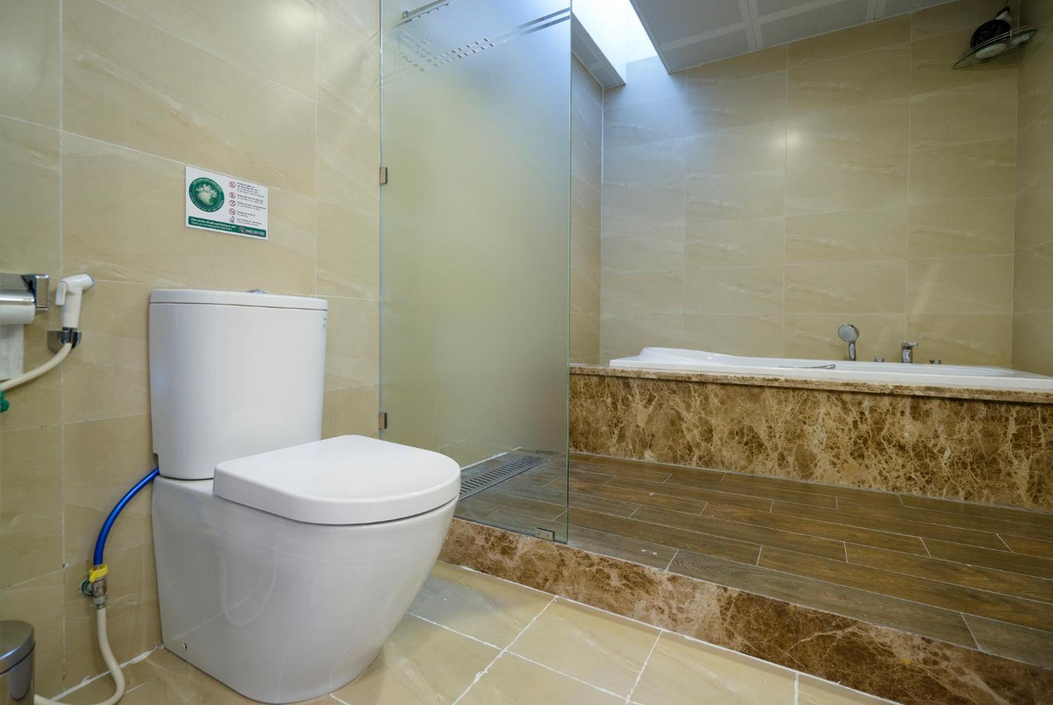 Deluxe Double Room with Balcony photo 3