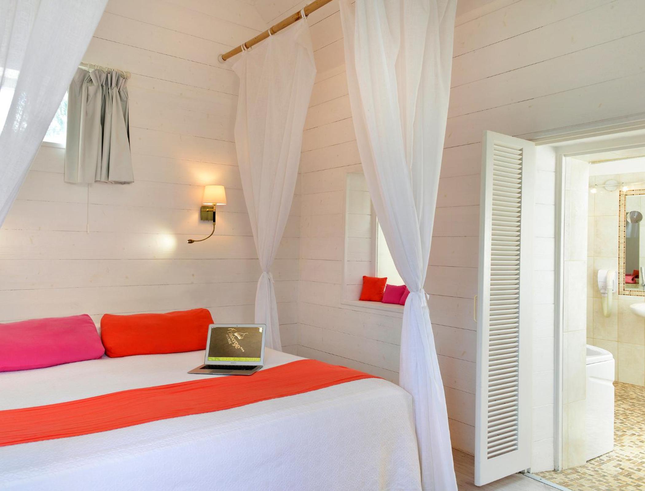 Balneo Triple Room