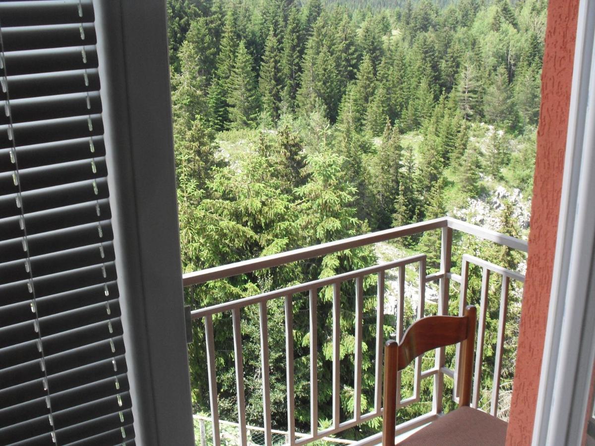 One-Bedroom Apartment with Balcony