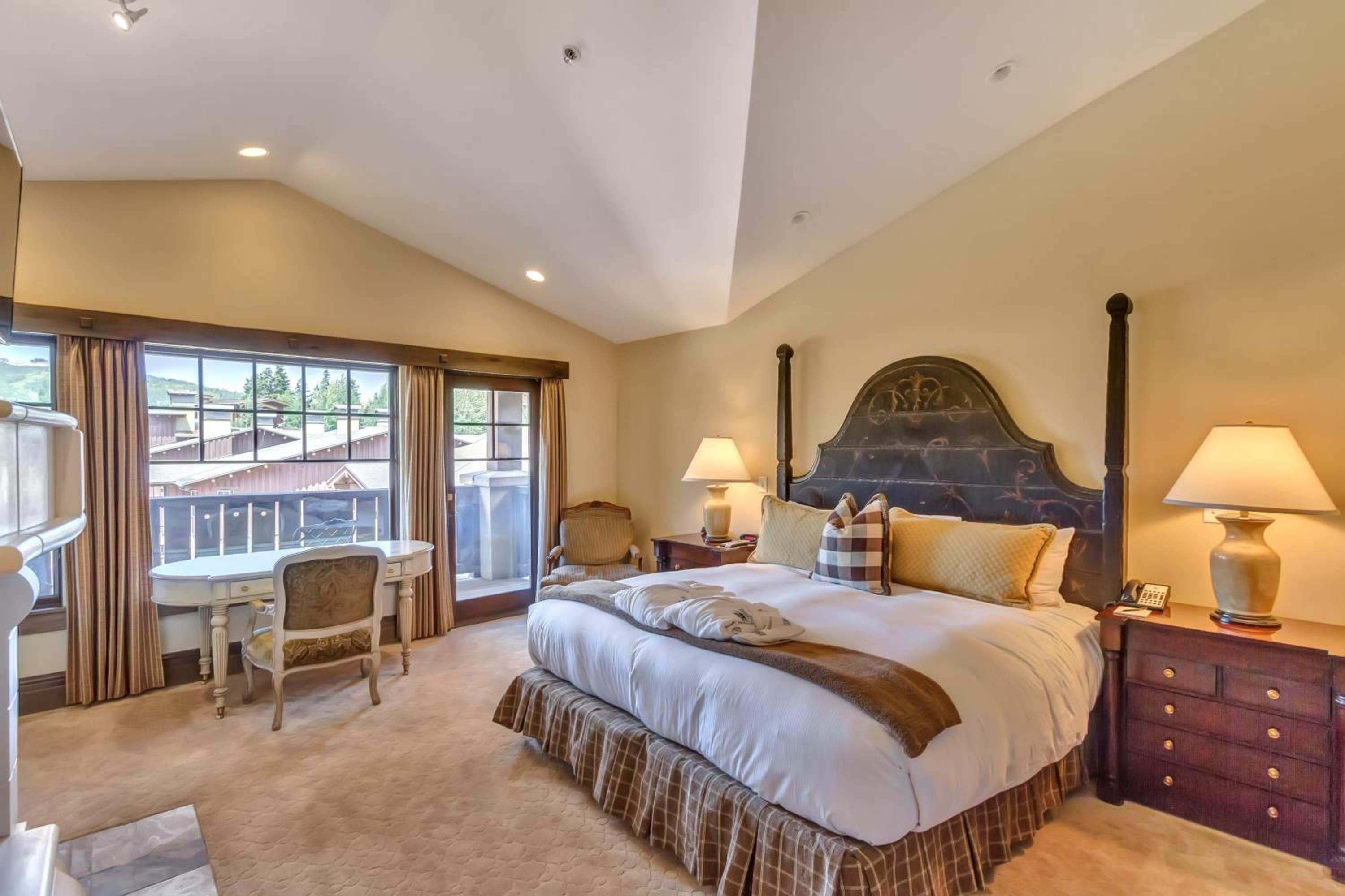 Three Bedroom Suite - Photo 4