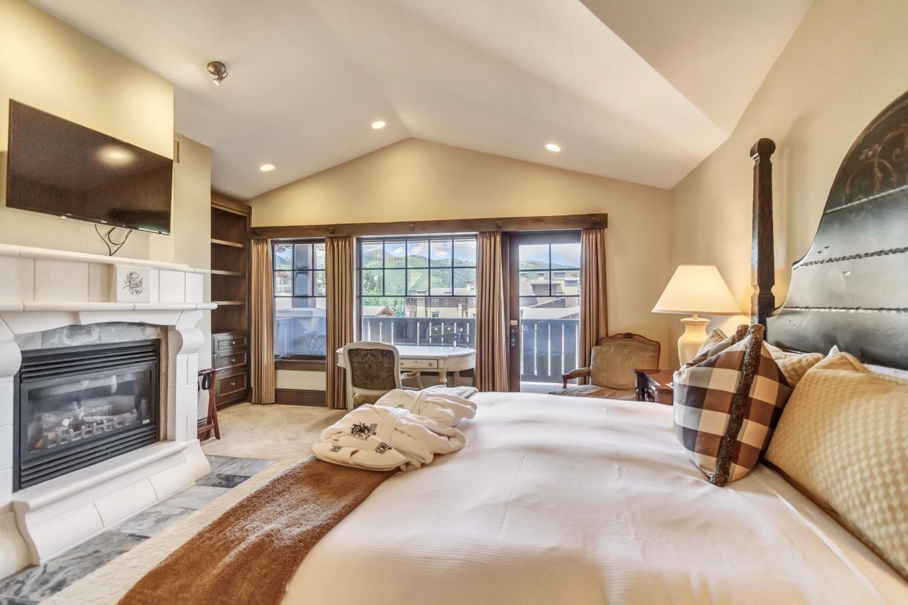 Three Bedroom Suite - Photo 1