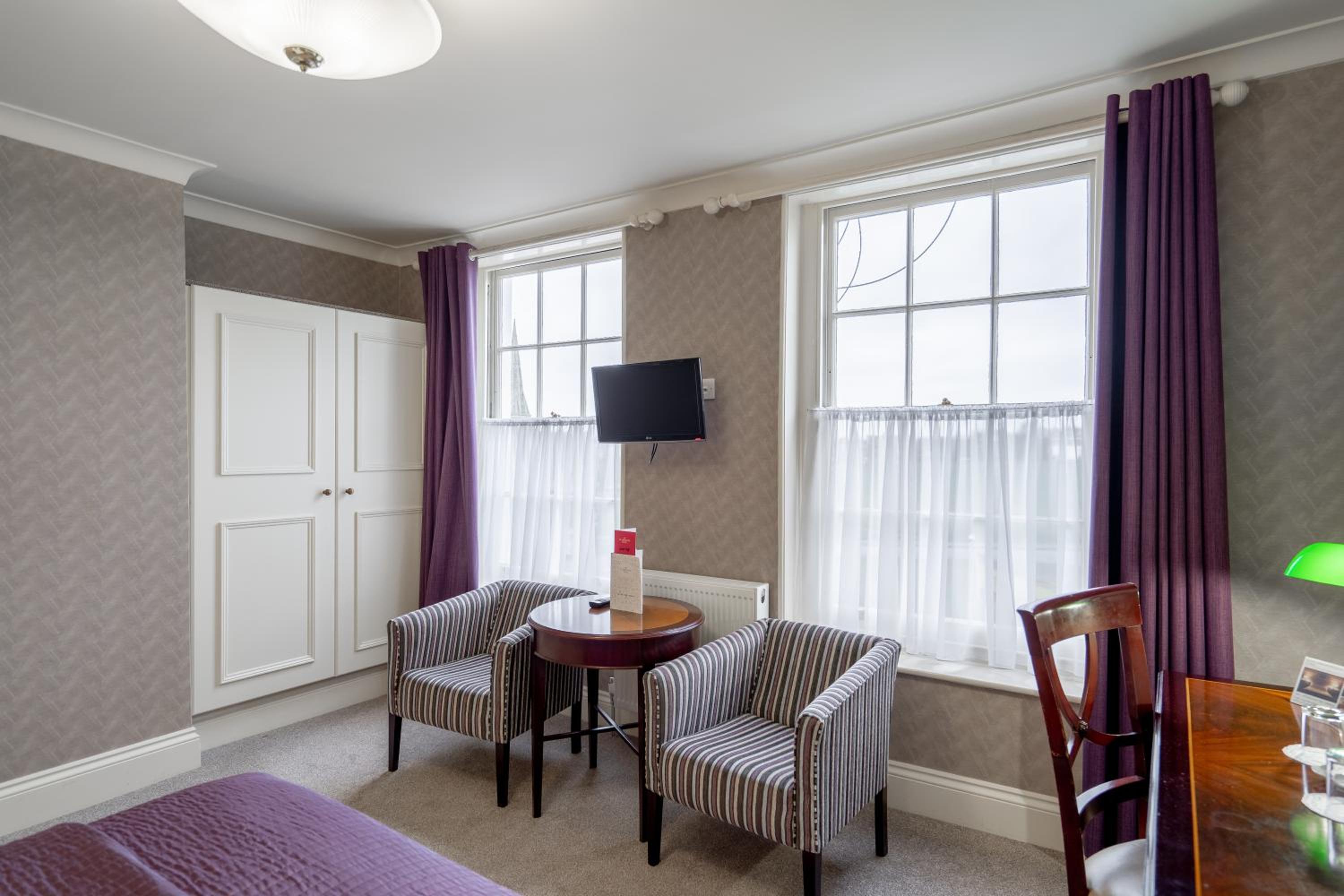 Crown Double Room photo 3