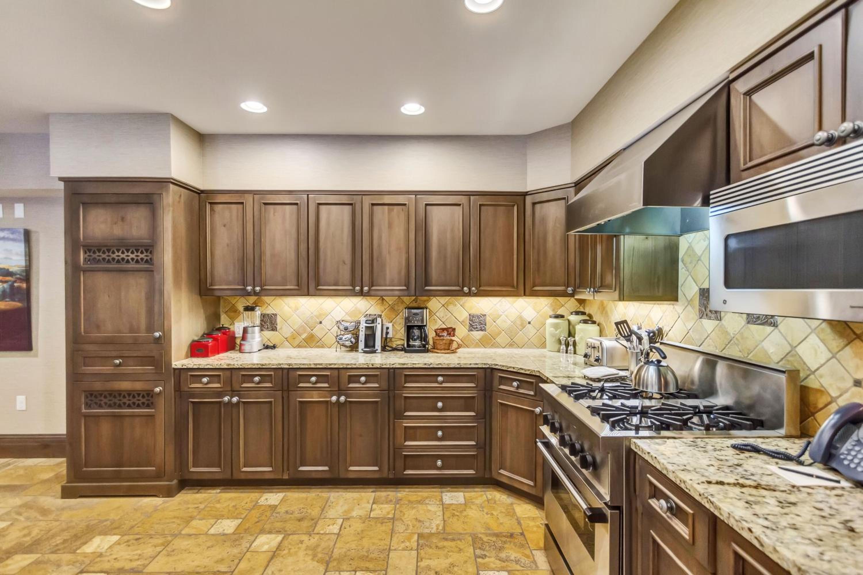 Three Bedroom Suite - Photo 16