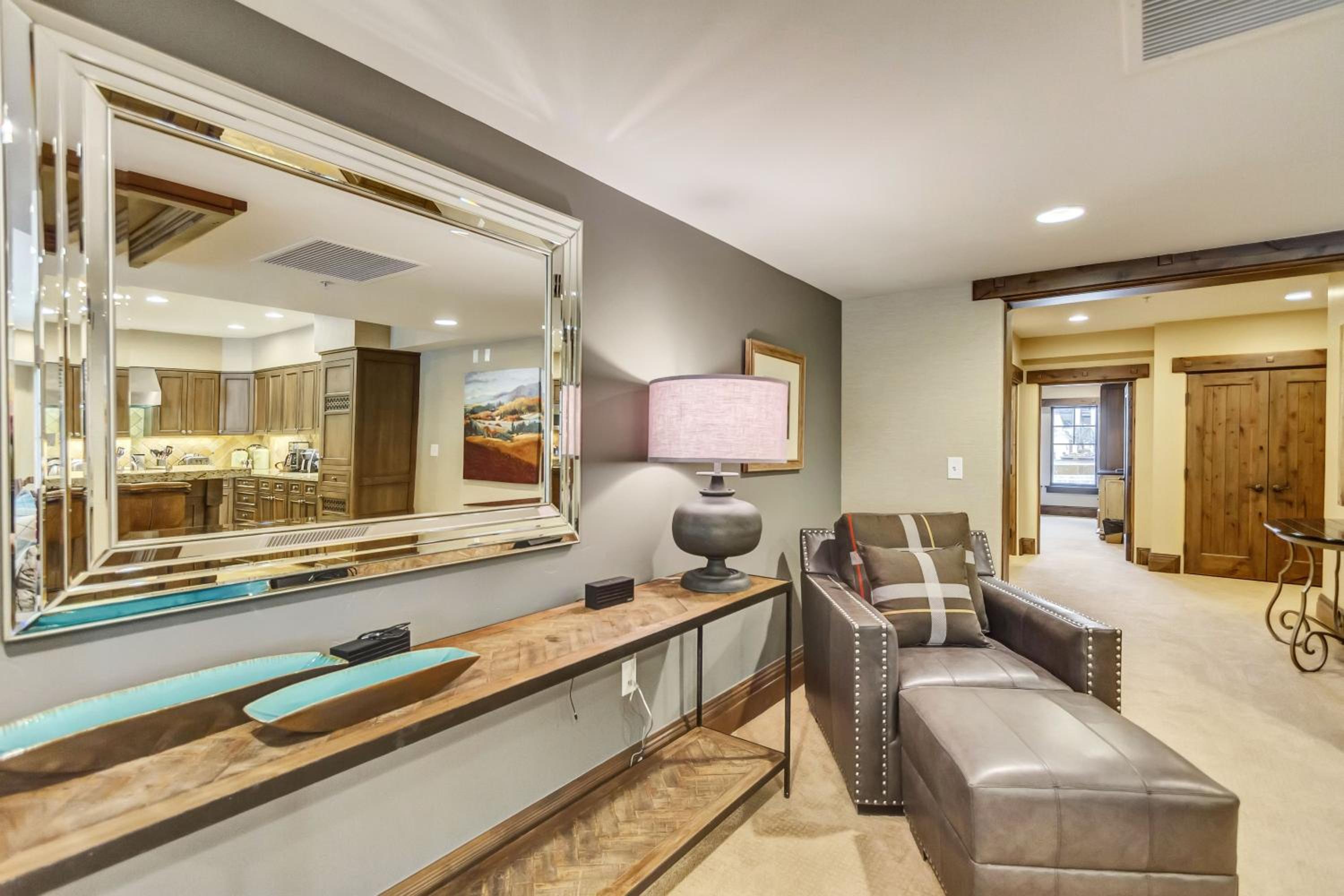 Three Bedroom Suite - Photo 9