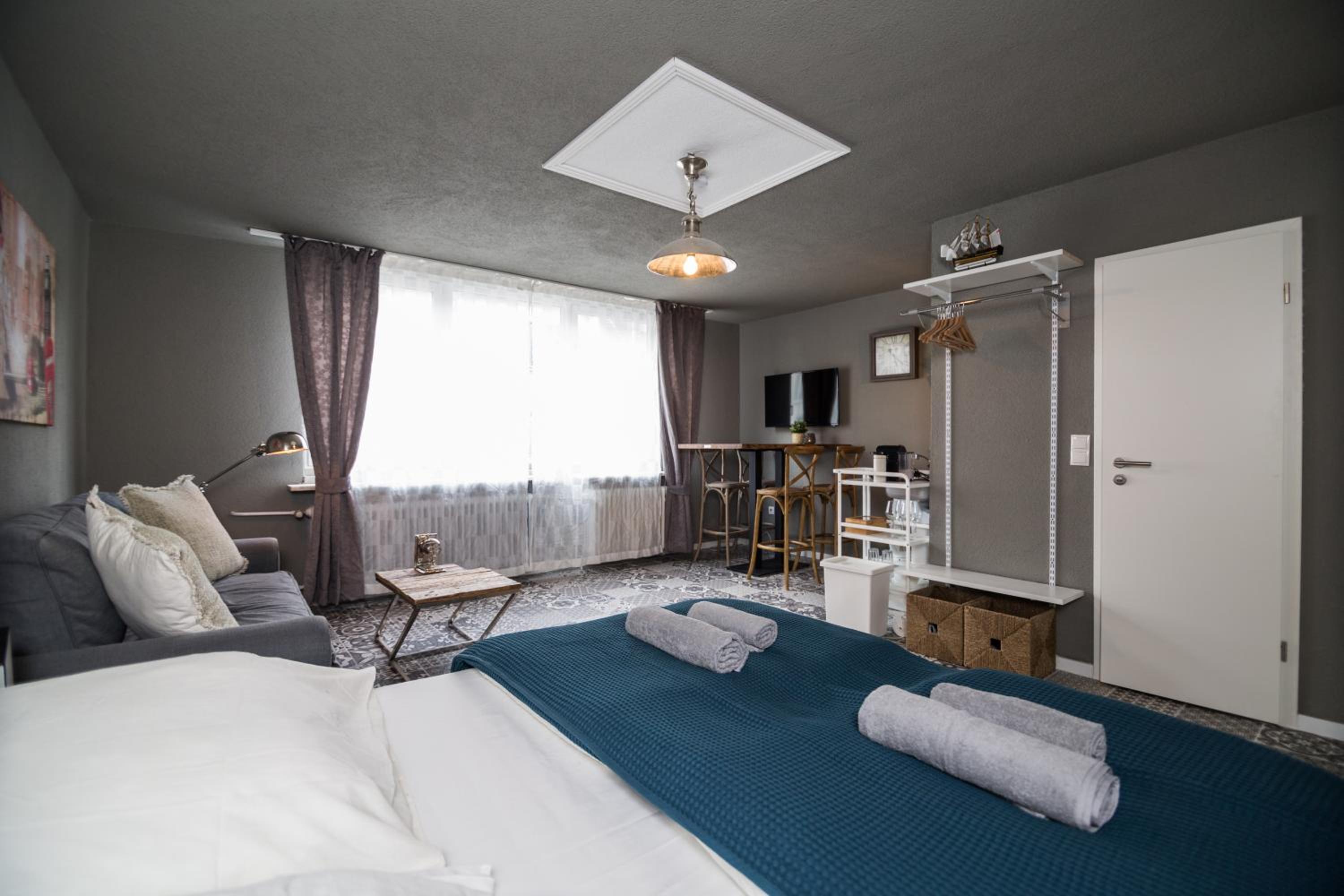 Studio Apartment photo 1