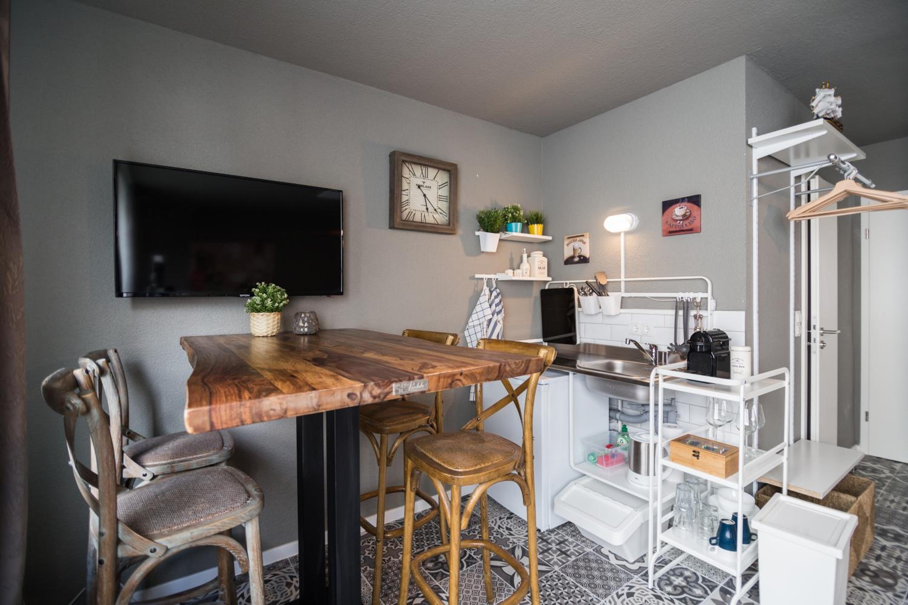 Studio Apartment photo 3