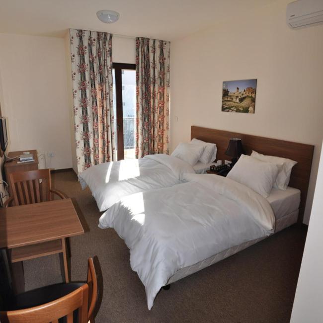 Double or Twin Room photo 2