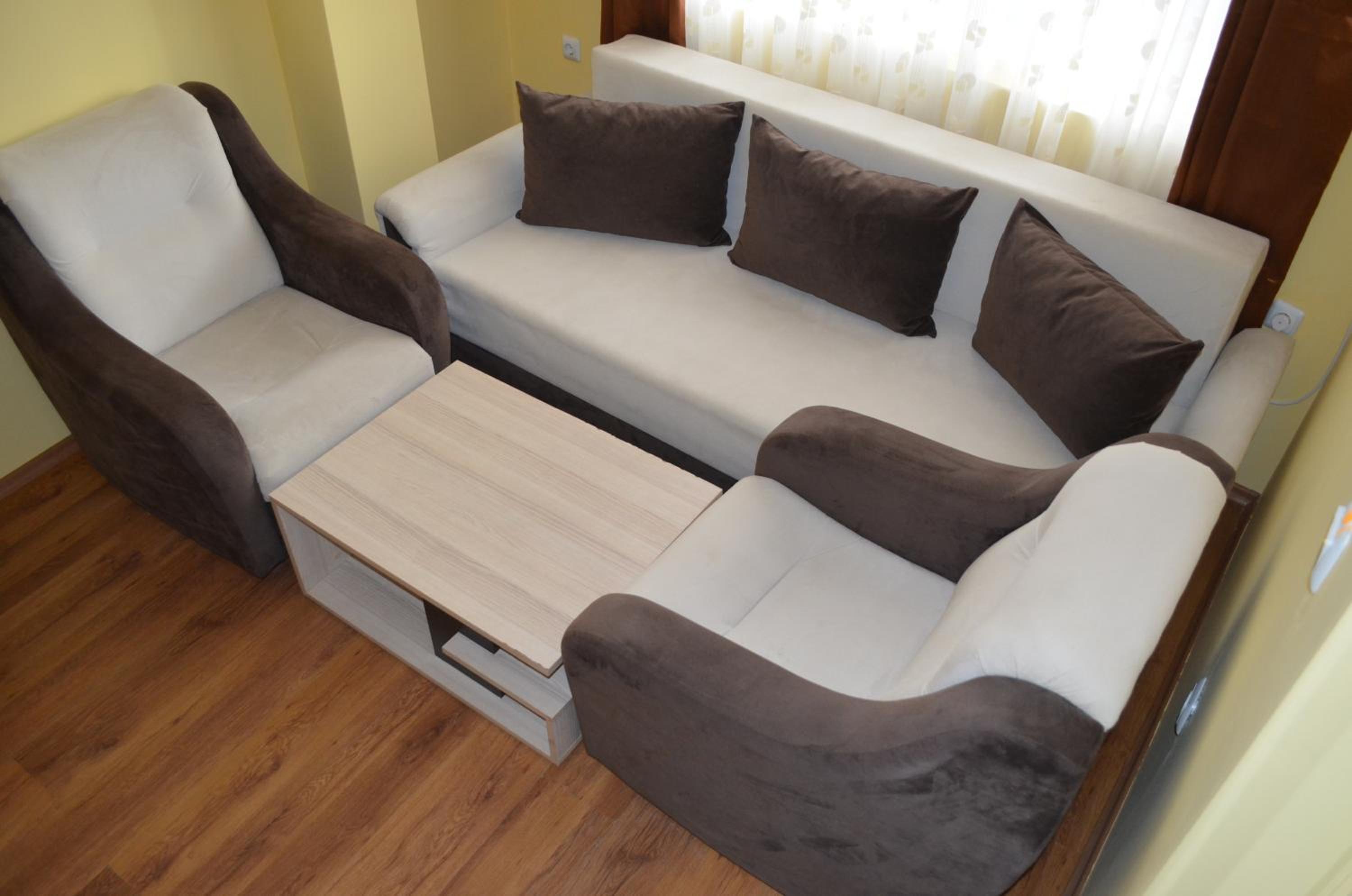 Family Room with Balcony - Photo 2