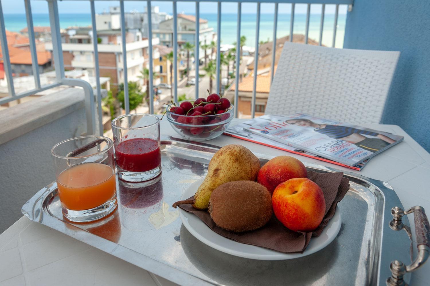 Double Room with Sea View - Photo 1