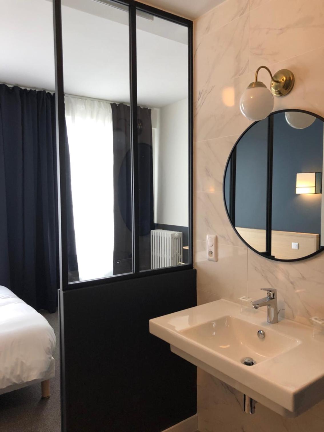 Double Room with Balcony (4th floor) photo 3