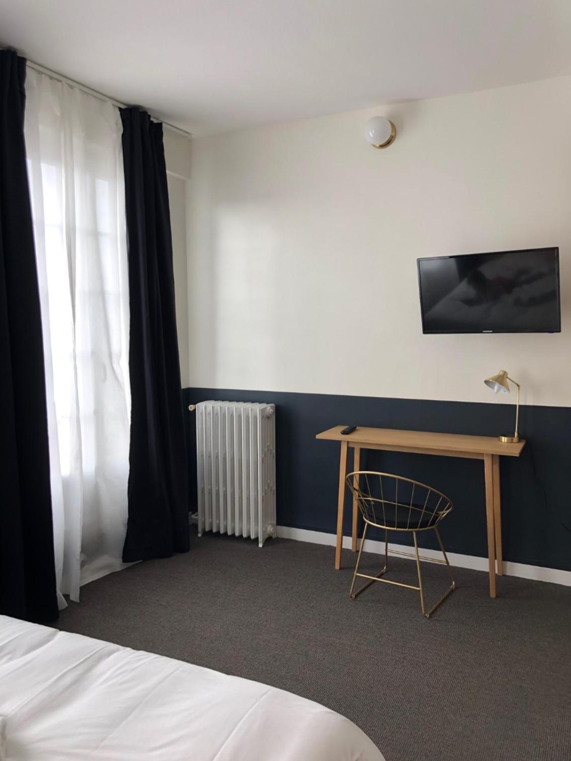 Double Room with Balcony (4th floor) photo 2
