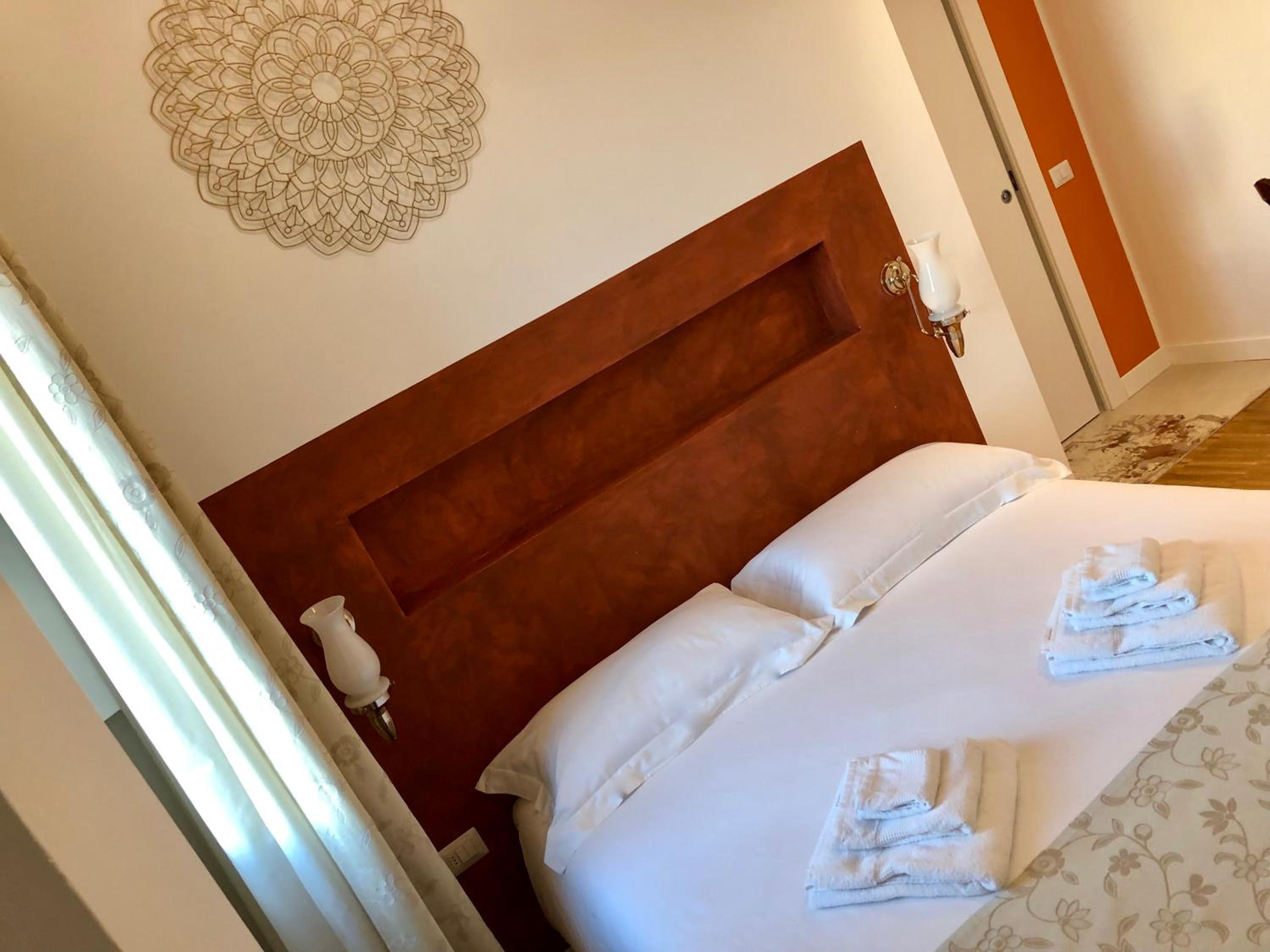 Double Room - Photo 13