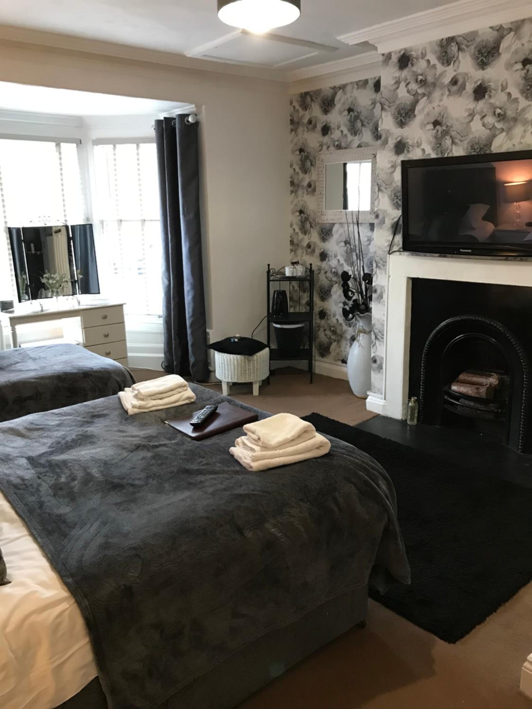 Large Twin Room photo 3