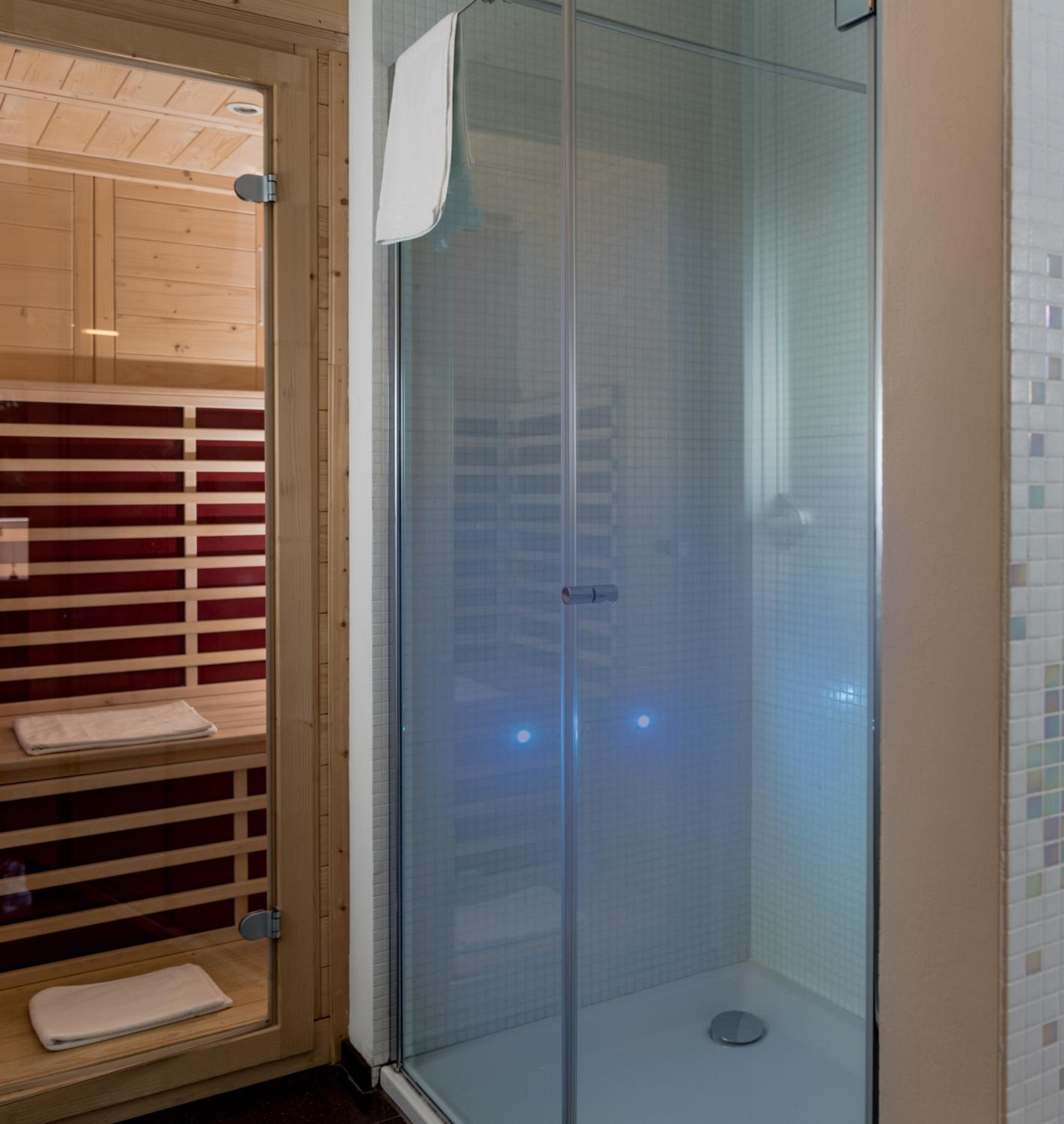 Superior Double Room with Private Sauna and Fireplace photo 3