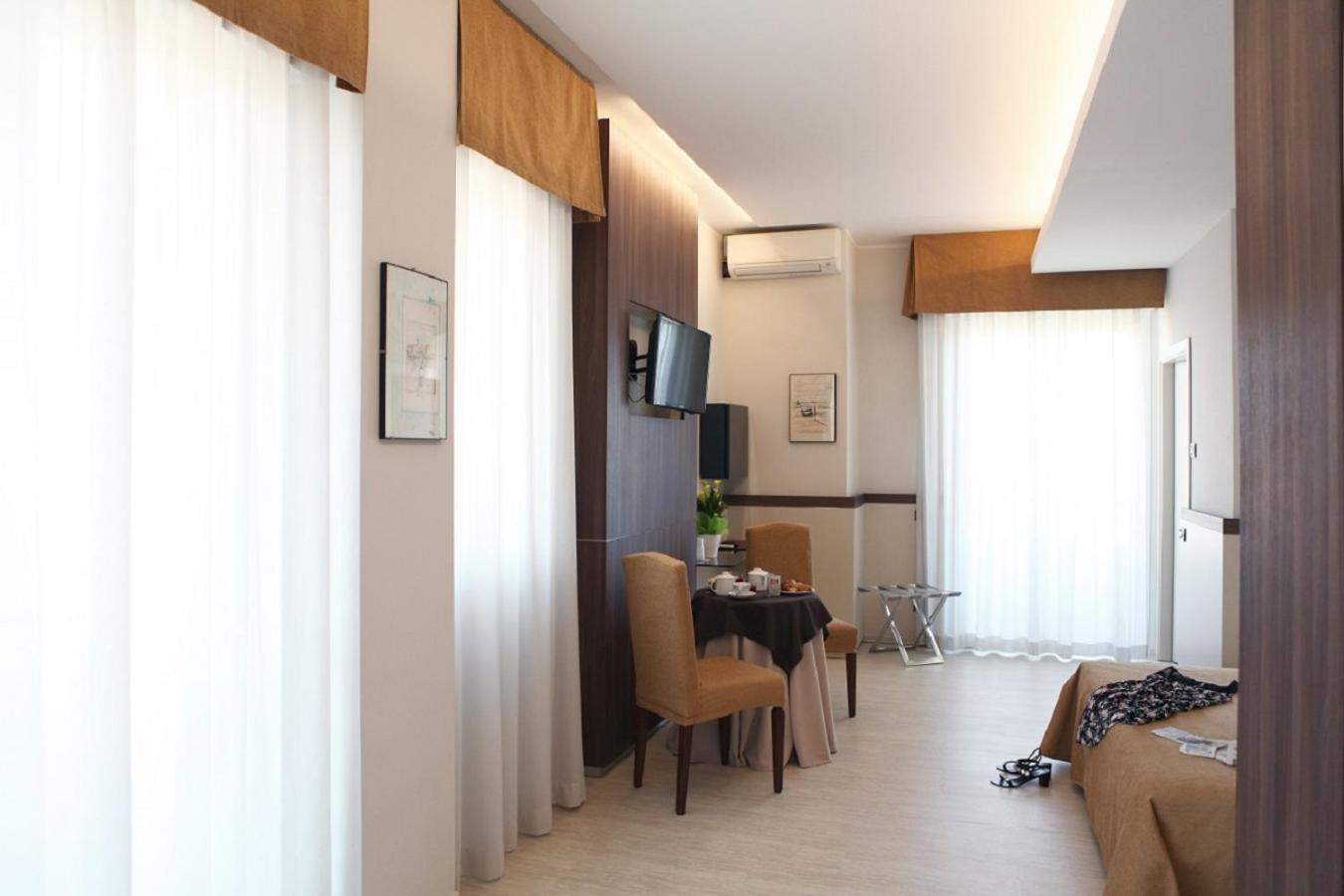 Suite with Sea View - Photo 3