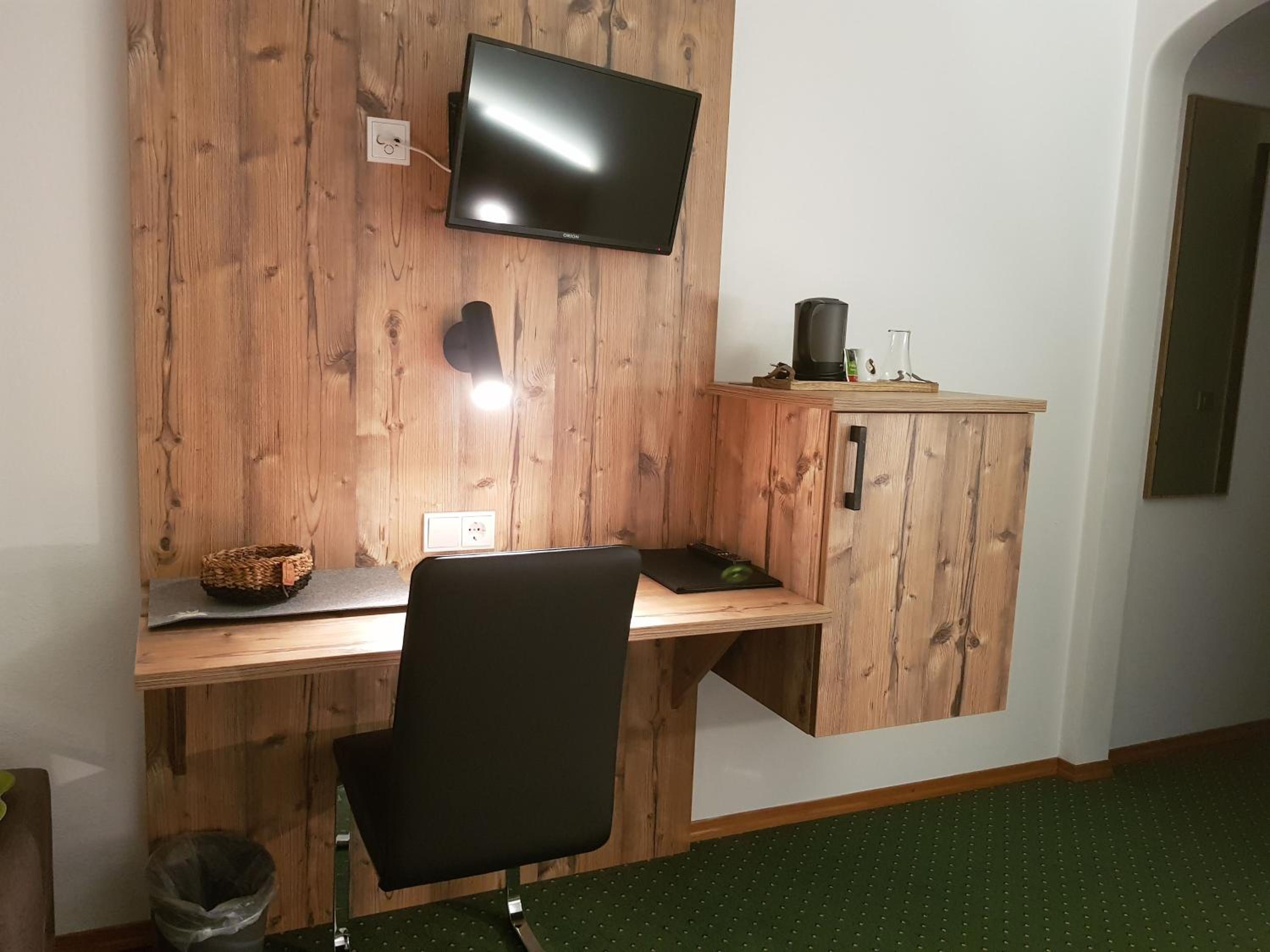 Single Room with Balcony Nr. 7