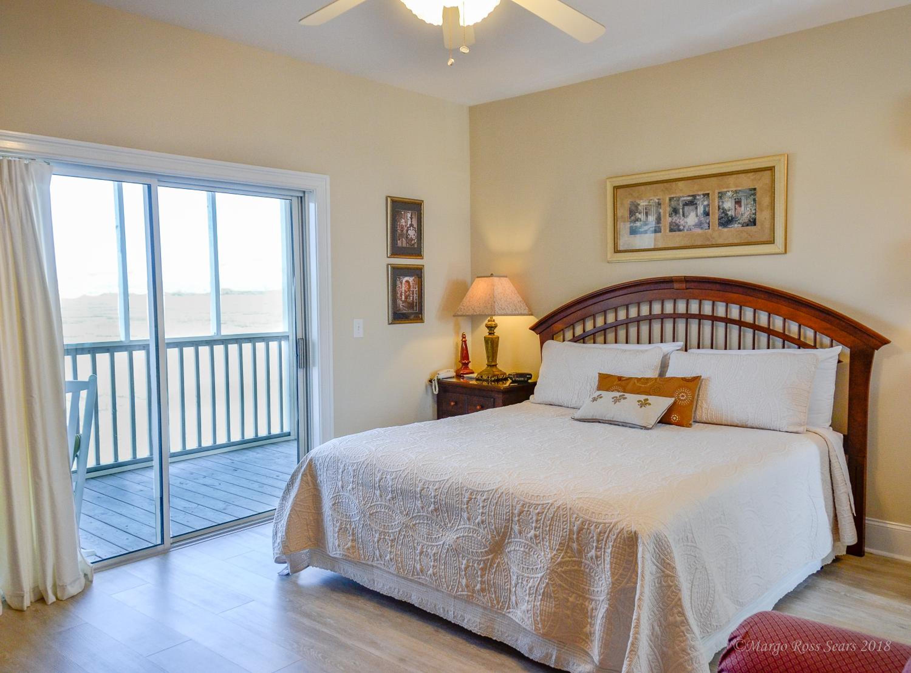 King Room with Balcony photo 1