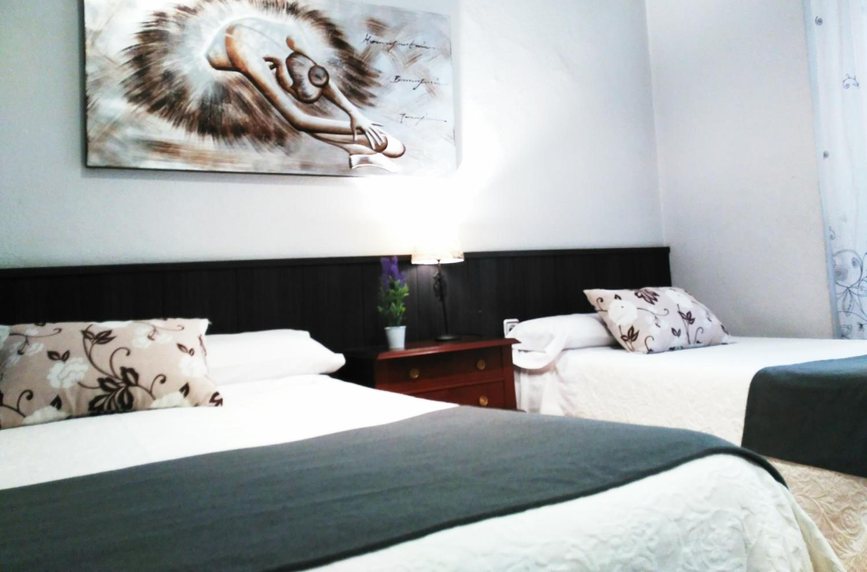 Double Room with Extra Bed photo 2